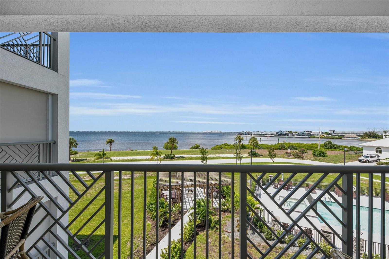 1425 PARK BEACH CIR #139