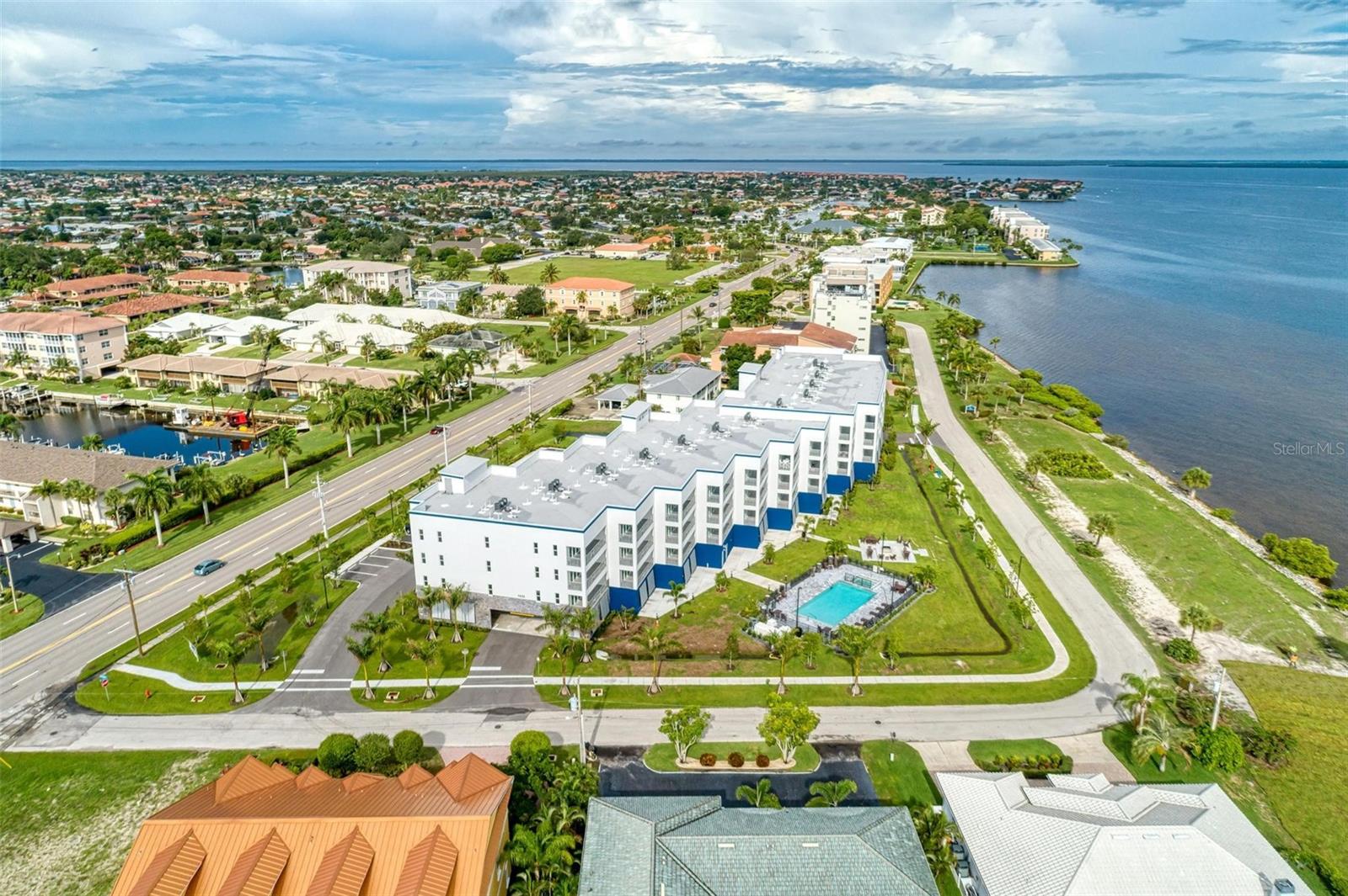 1425 PARK BEACH CIR #139