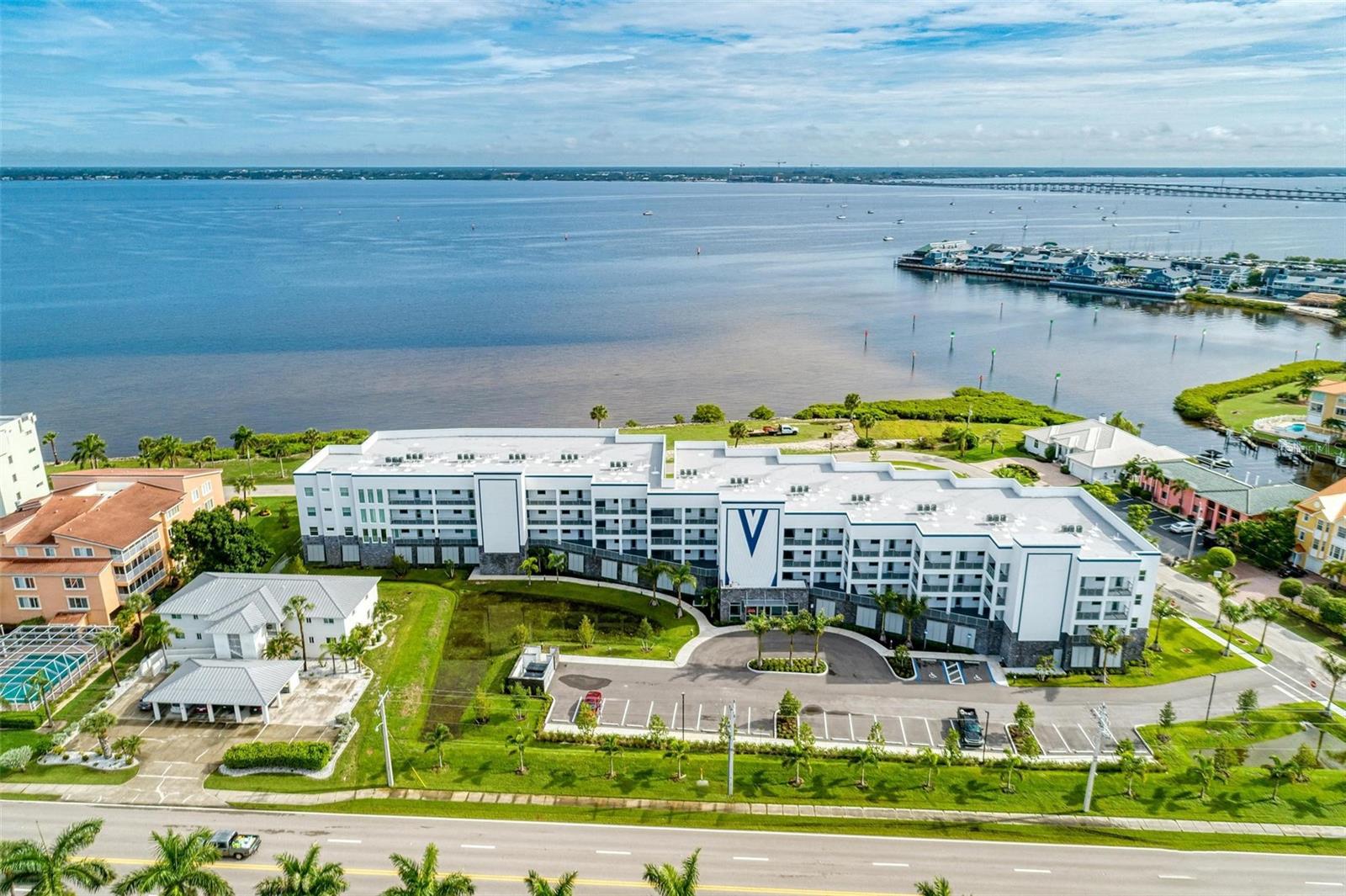 1425 PARK BEACH CIR #139