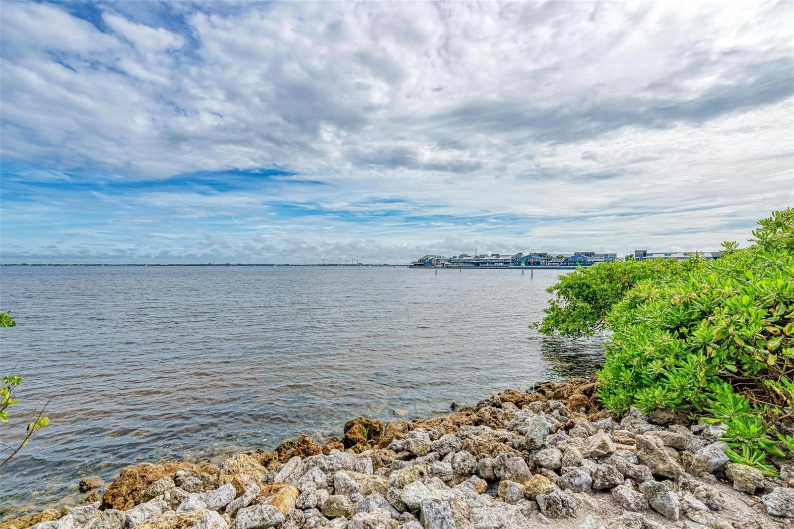 1425 PARK BEACH CIR #139