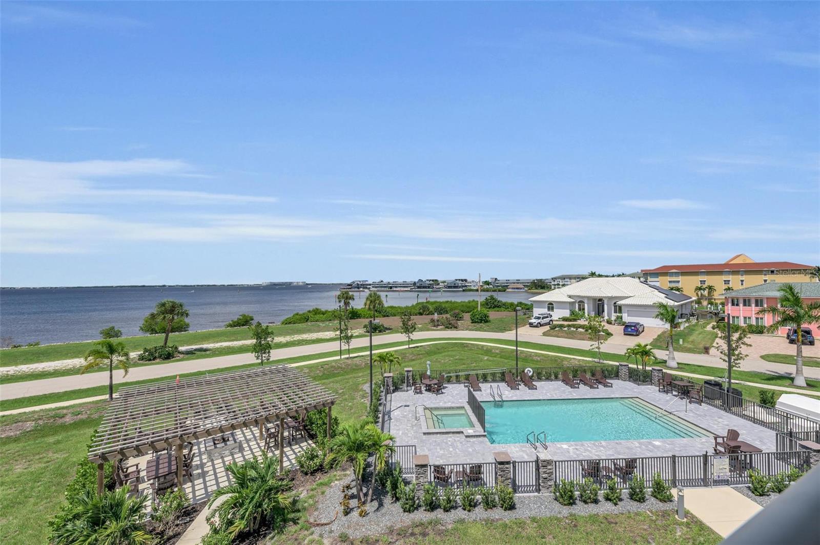 1425 PARK BEACH CIR #139