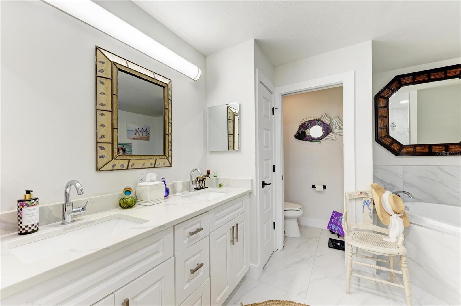 1425 PARK BEACH CIR #139