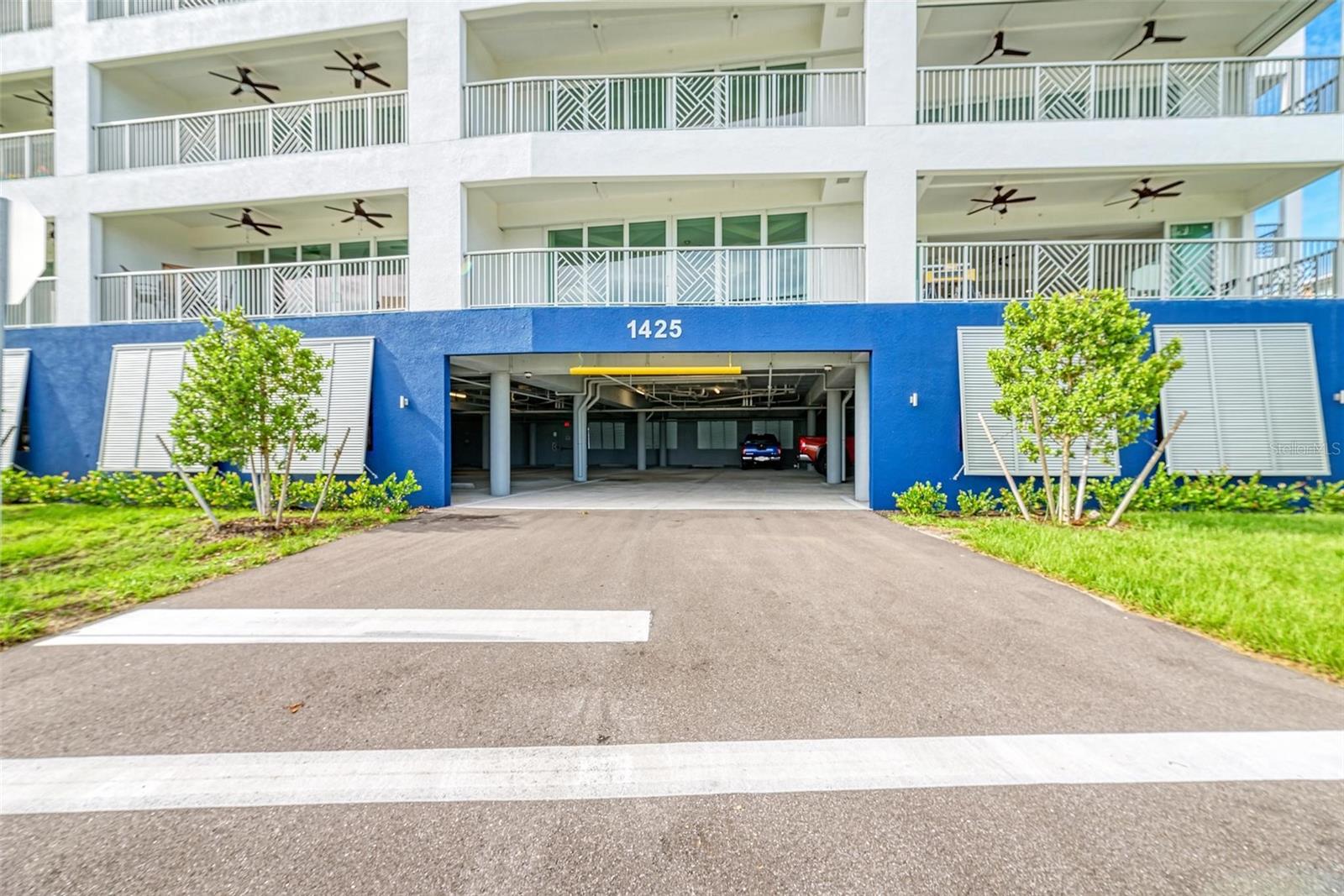 1425 PARK BEACH CIR #139