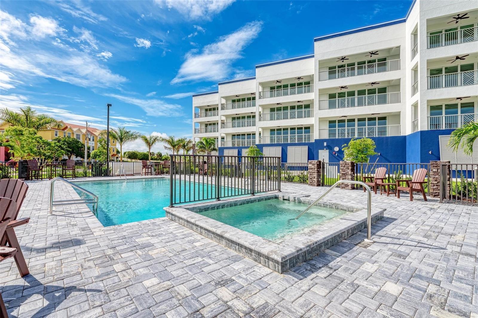 1425 PARK BEACH CIR #139