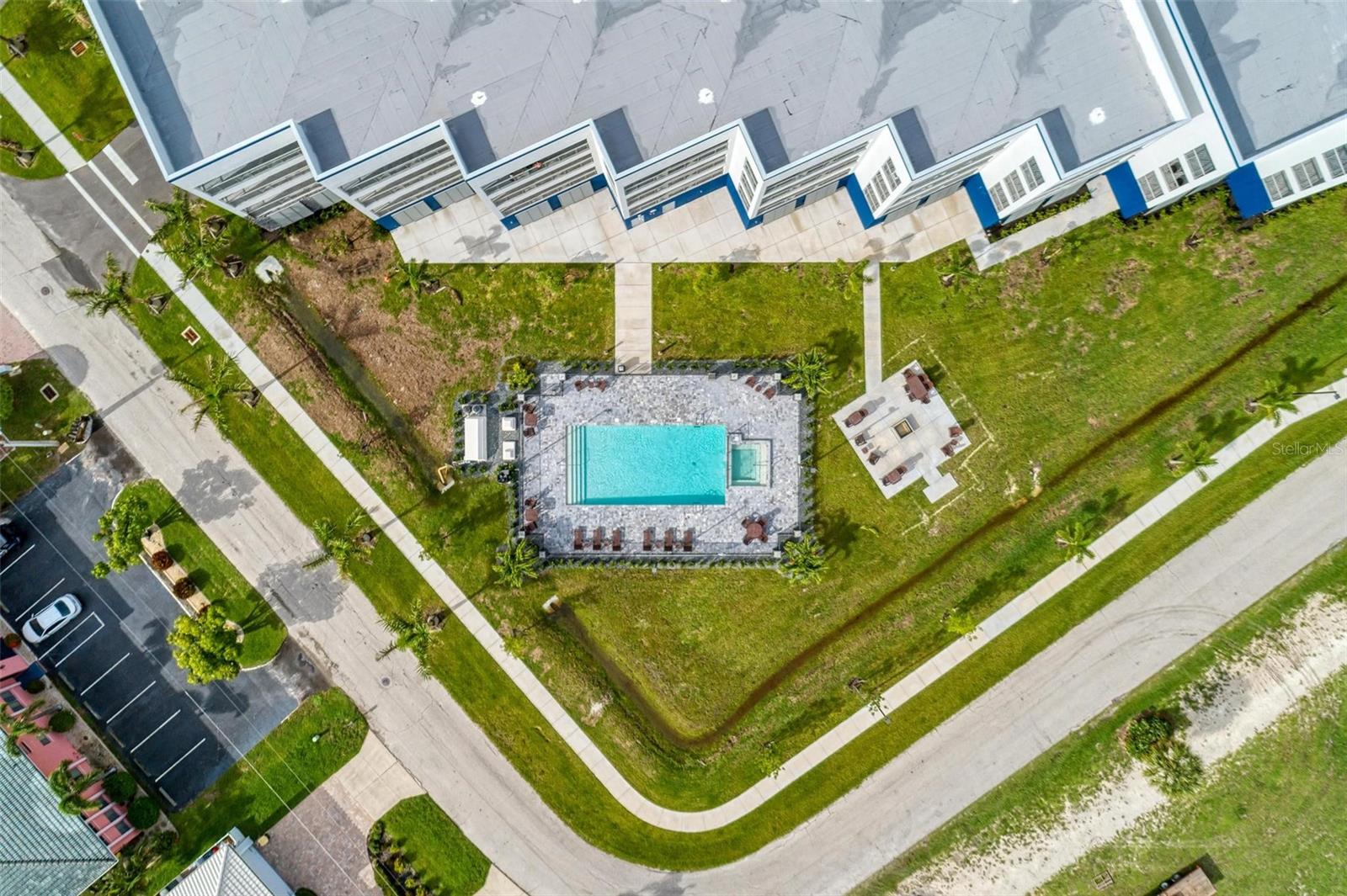 1425 PARK BEACH CIR #139