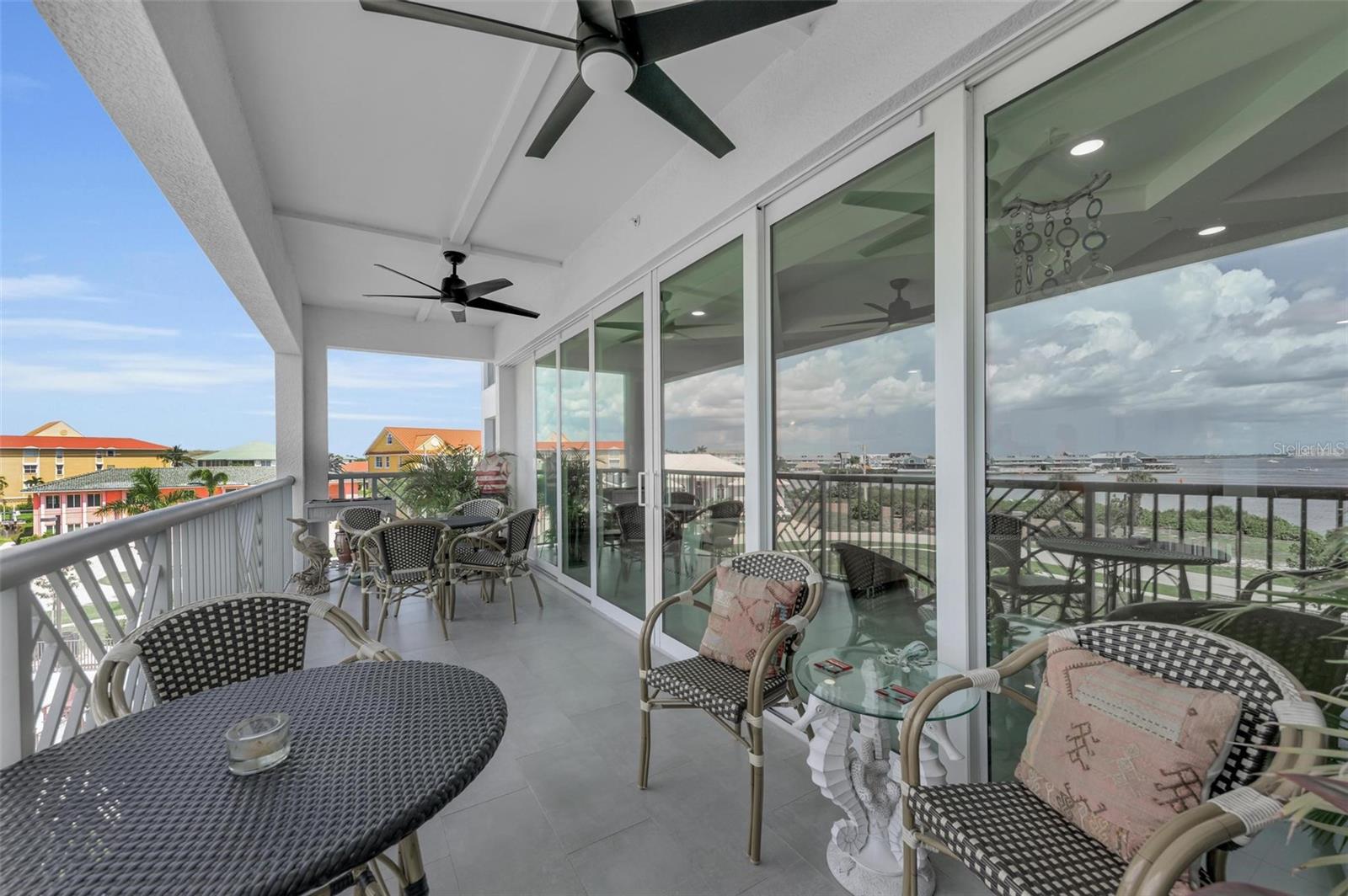 1425 PARK BEACH CIR #139