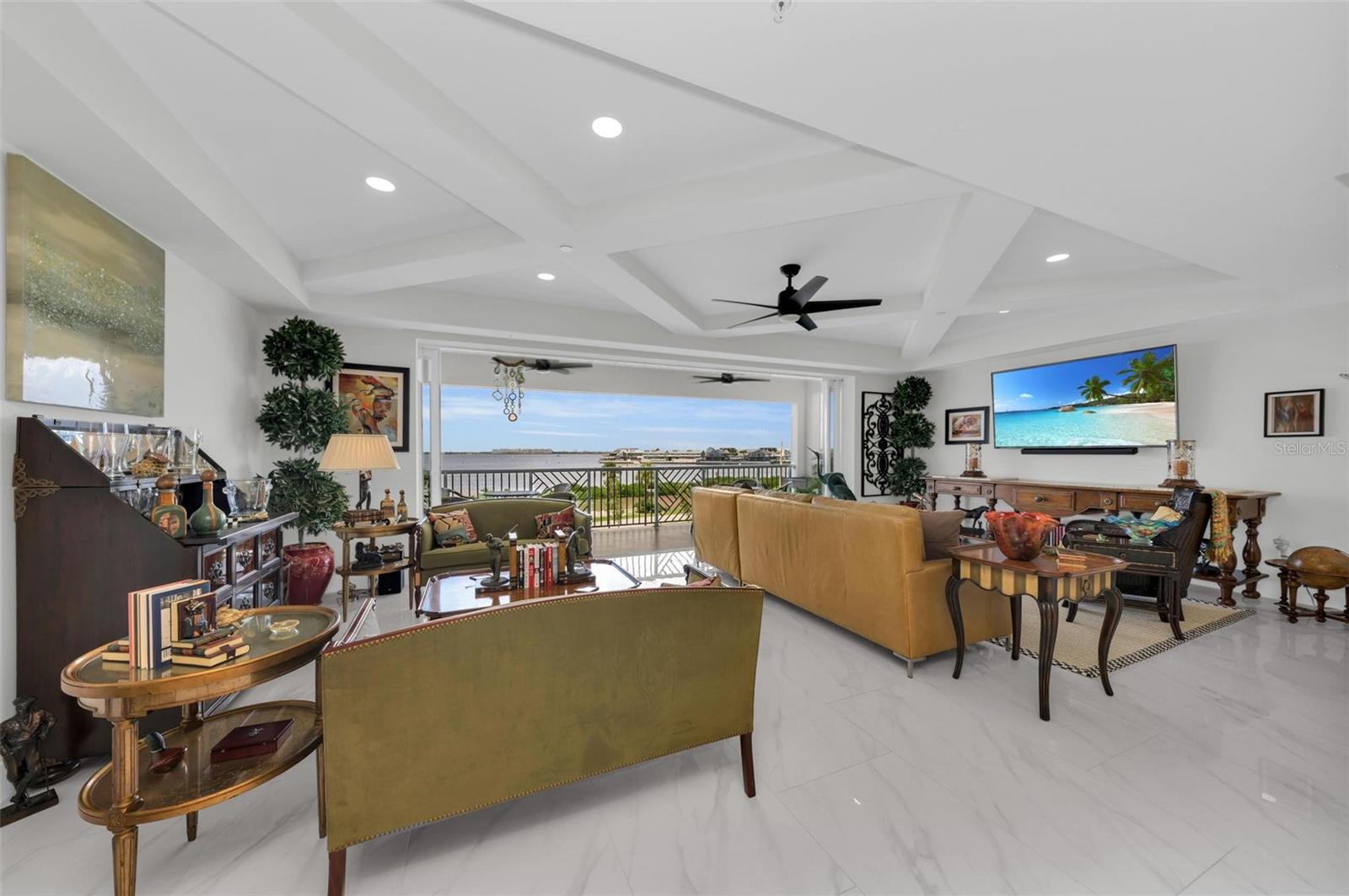 1425 PARK BEACH CIR #139