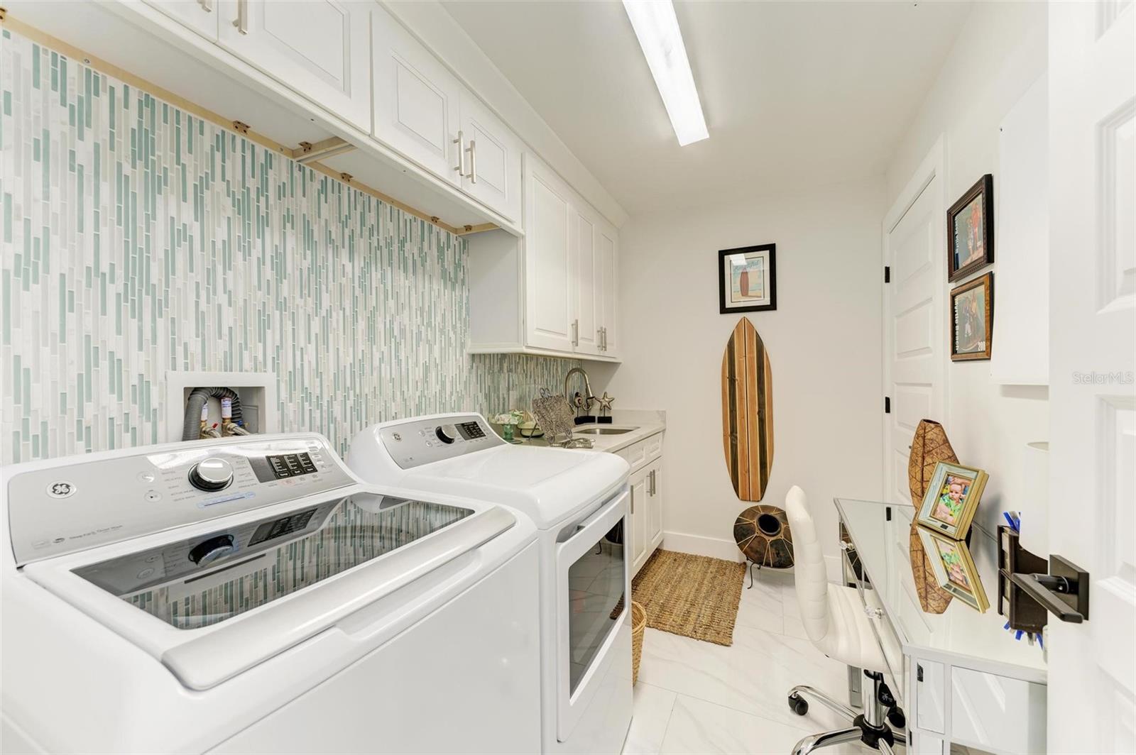 1425 PARK BEACH CIR #139