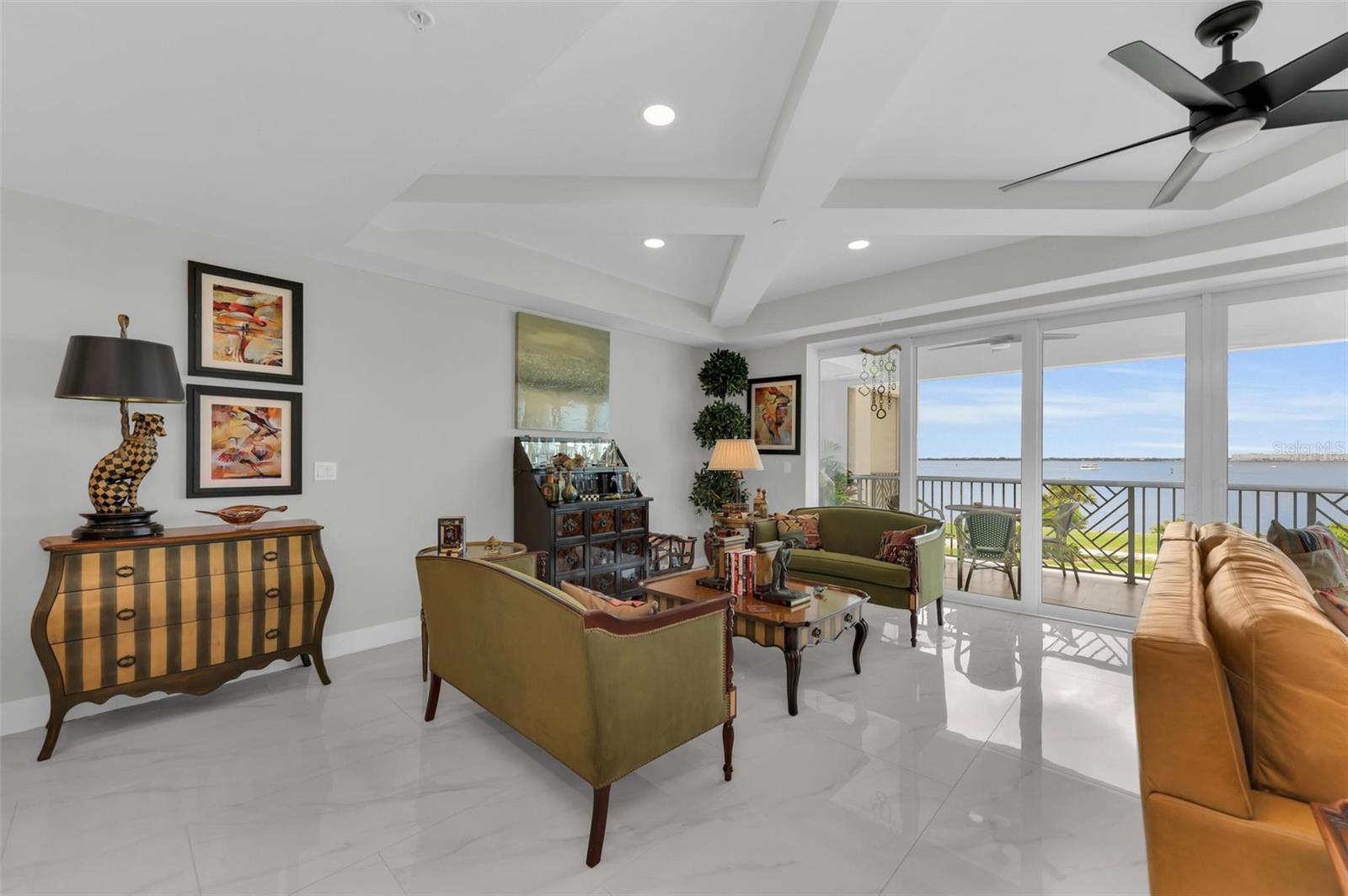 1425 PARK BEACH CIR #139