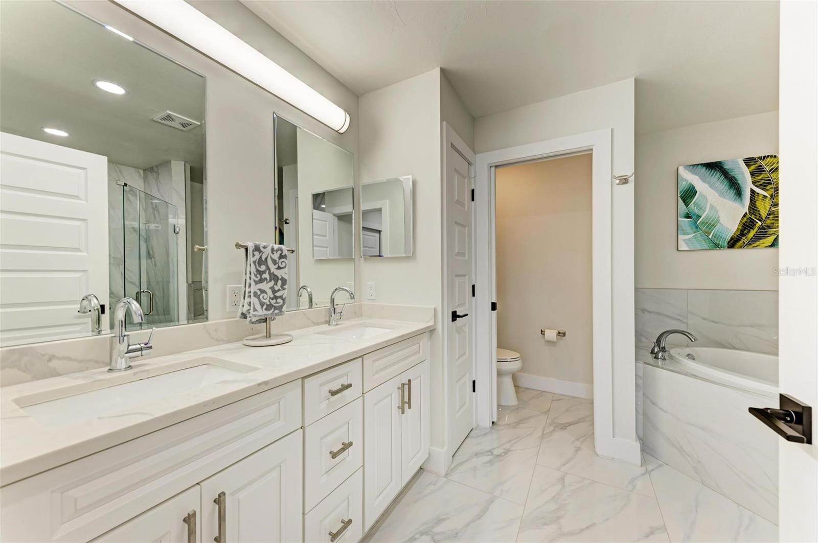 1425 PARK BEACH CIR #1311