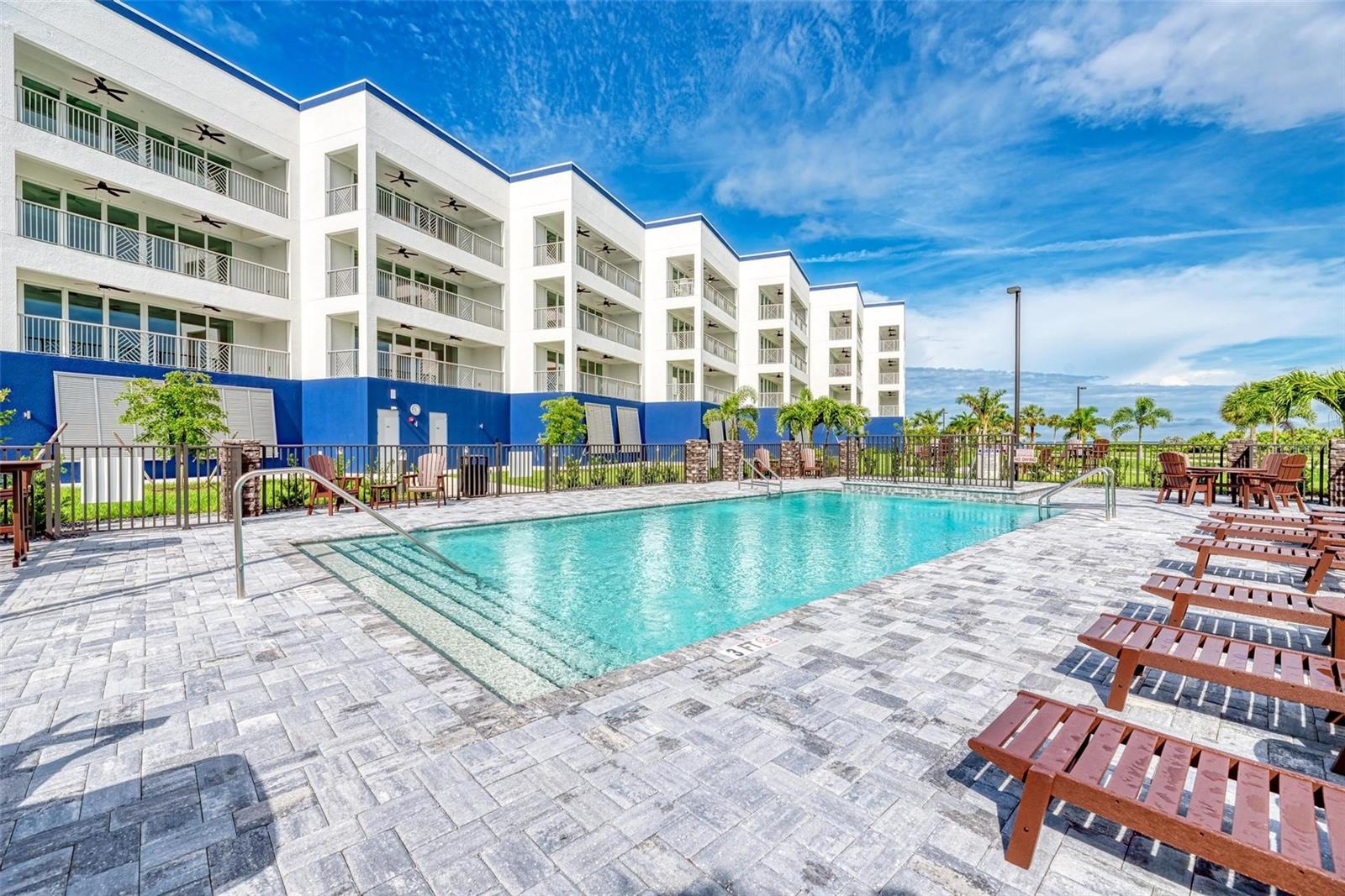 1425 PARK BEACH CIR #1311