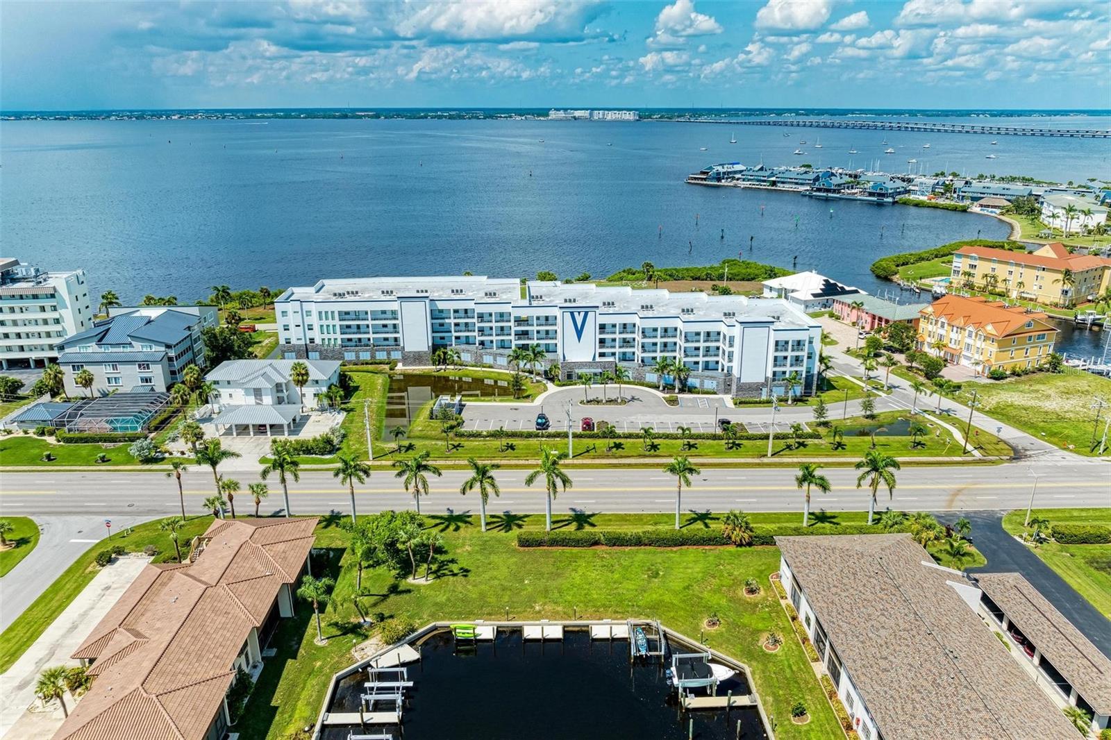 1425 PARK BEACH CIR #1311