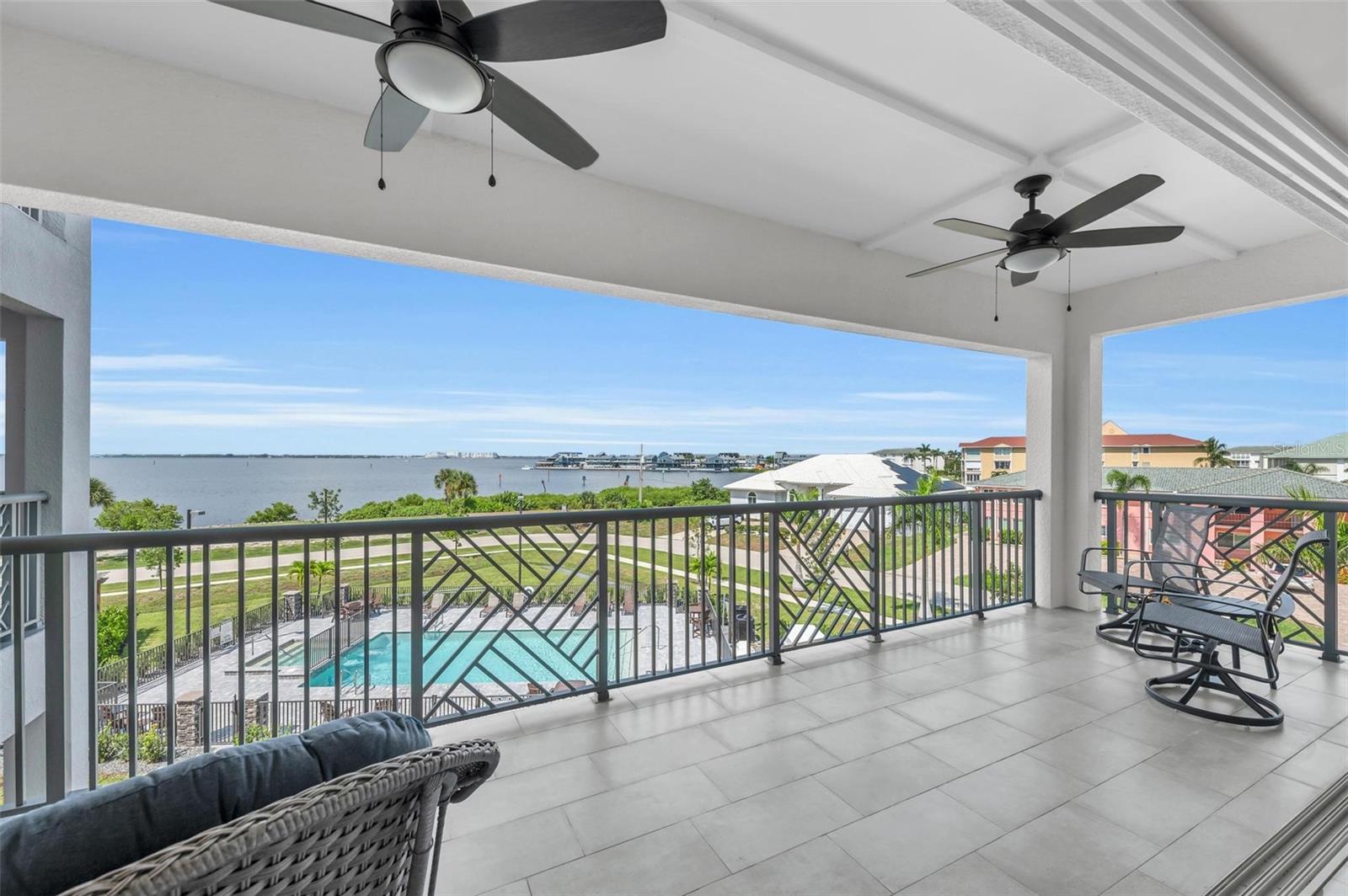 1425 PARK BEACH CIR #1311