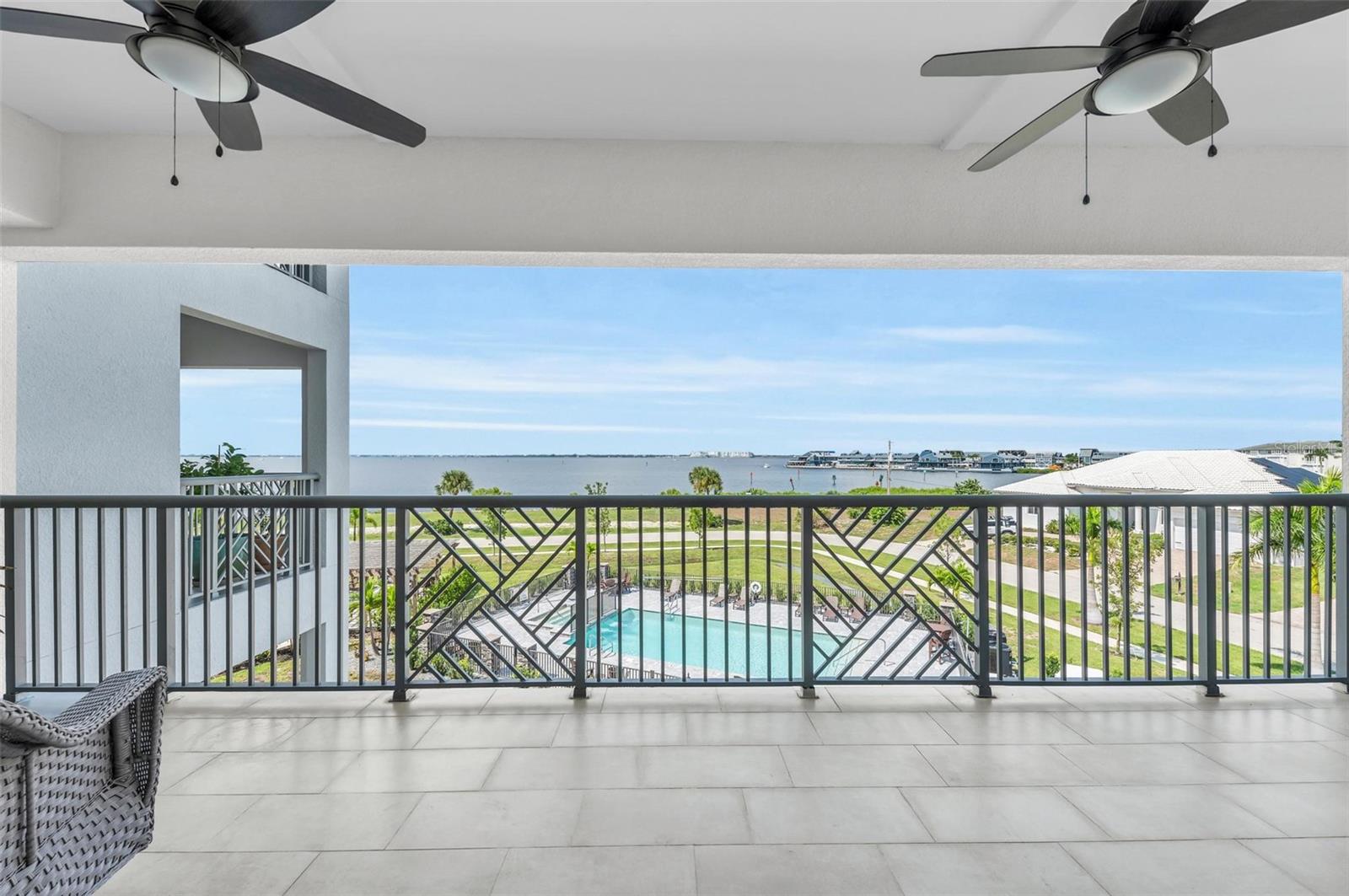 1425 PARK BEACH CIR #1311