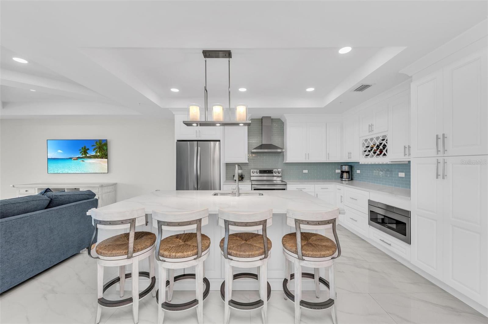 1425 PARK BEACH CIR #1311