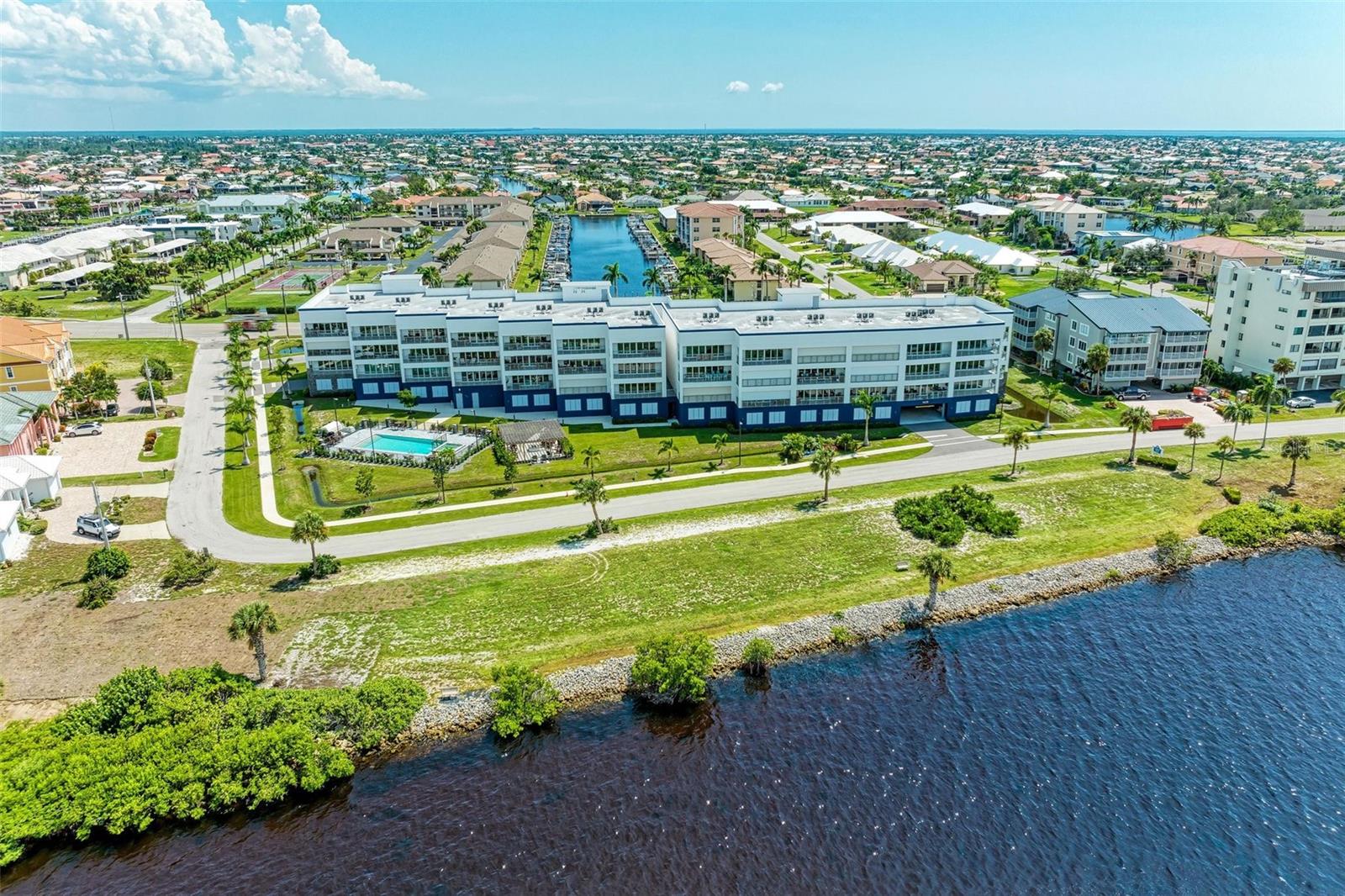 1425 PARK BEACH CIR #1311