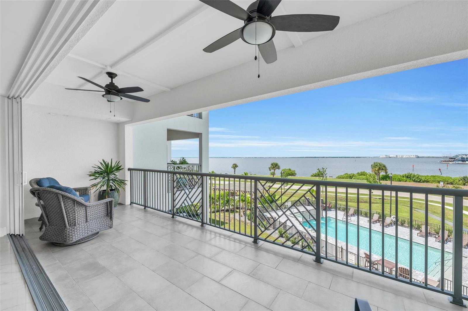 1425 PARK BEACH CIR #1311