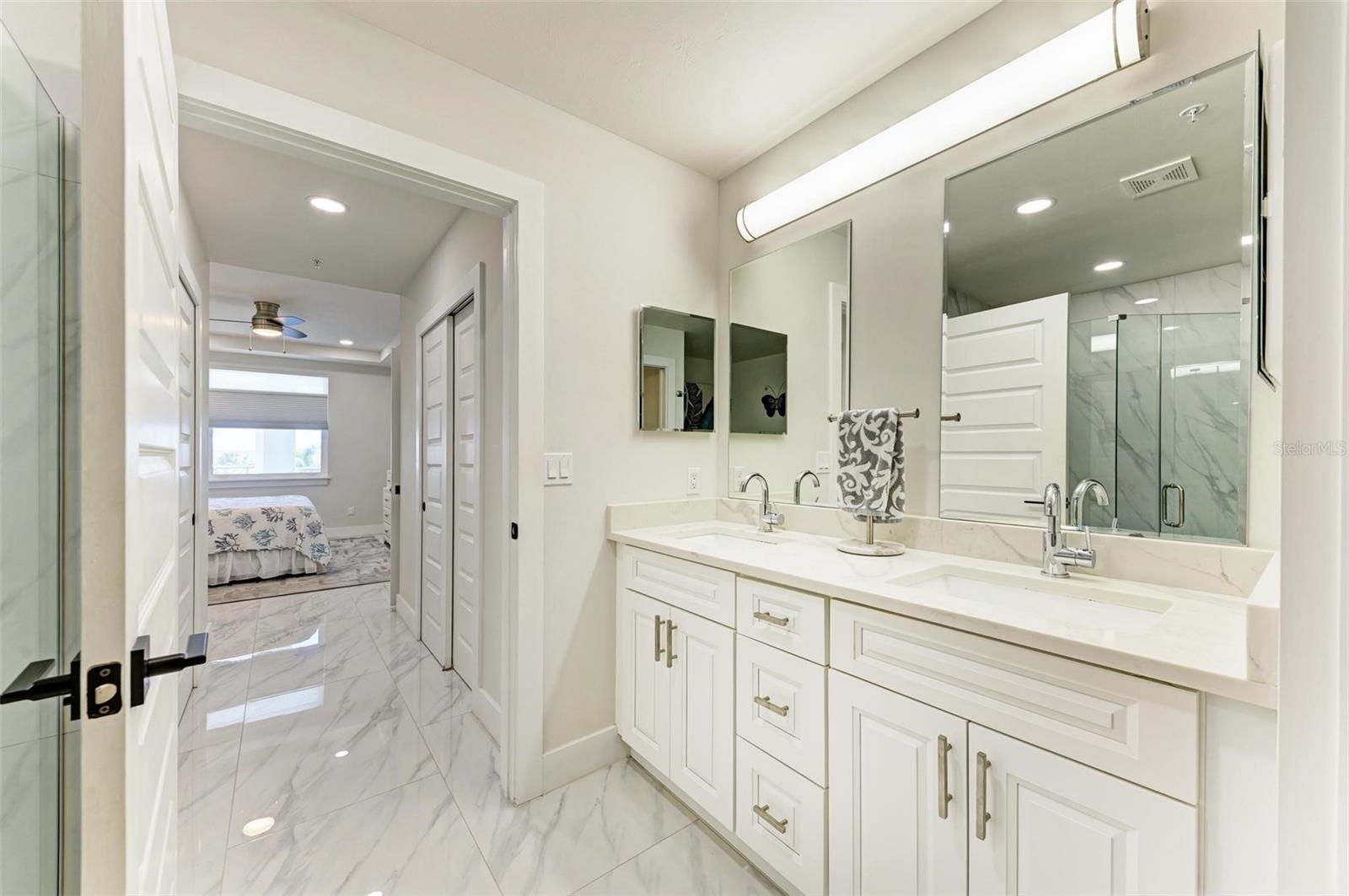 1425 PARK BEACH CIR #1311