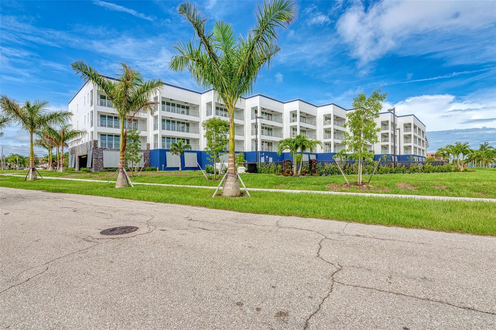 1425 PARK BEACH CIR #1311