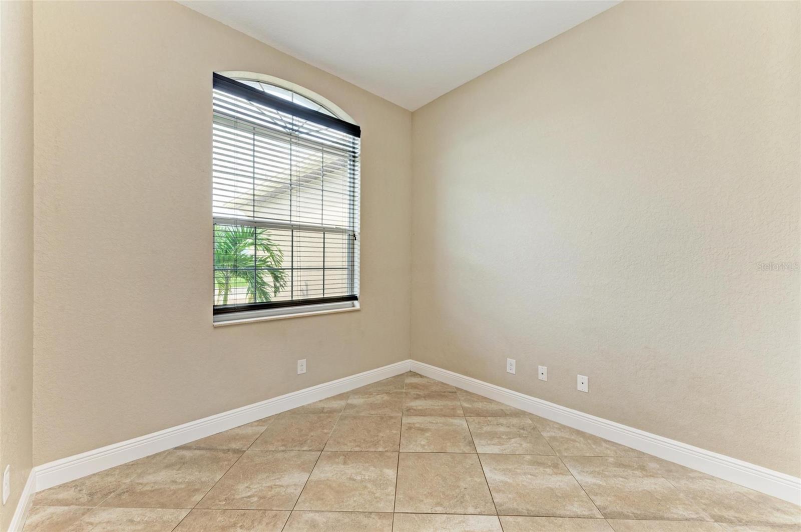 25557 DEEP CREEK BLVD