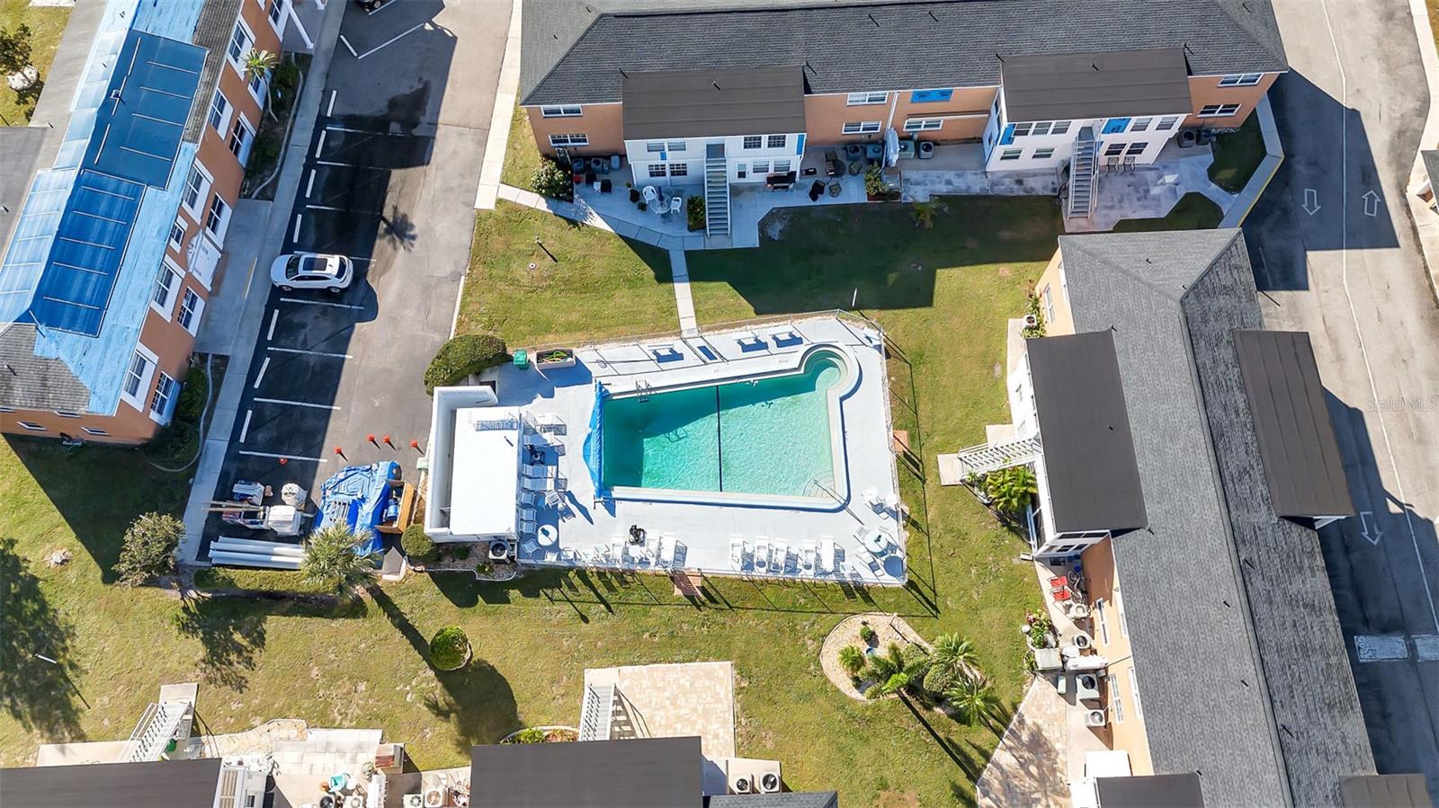 4158 TAMIAMI TRL #T6