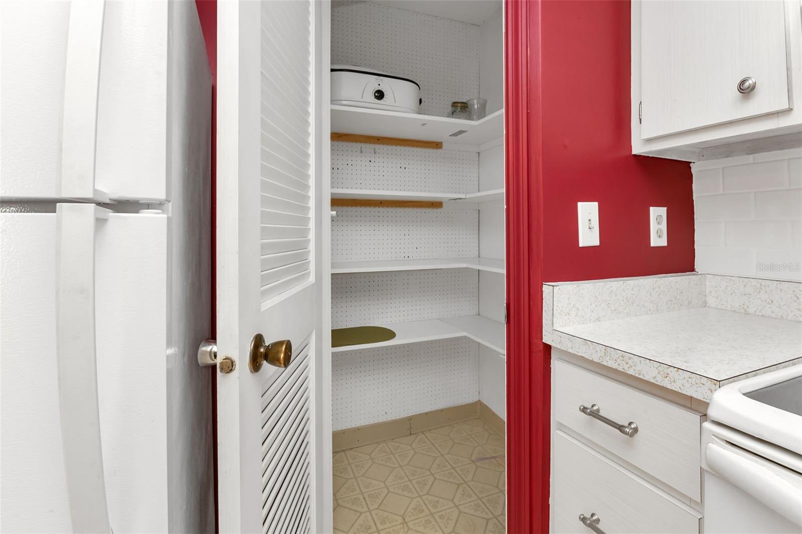 4158 TAMIAMI TRL #T6