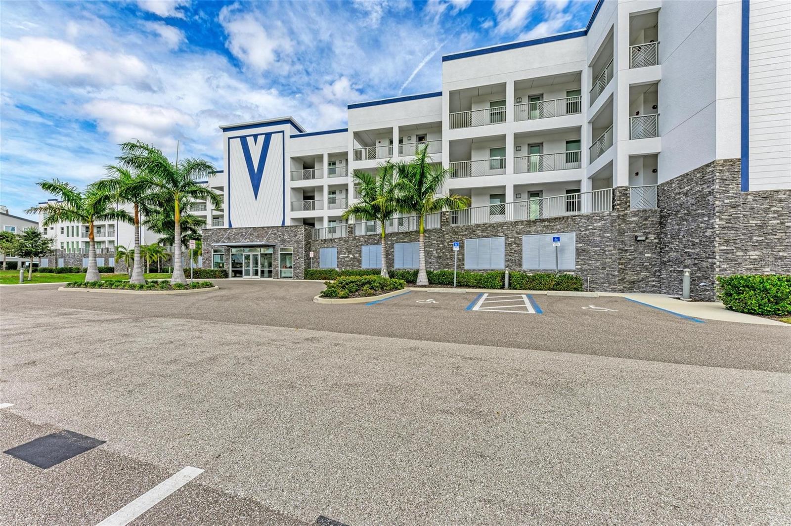 1425 PARK BEACH CIR #1410