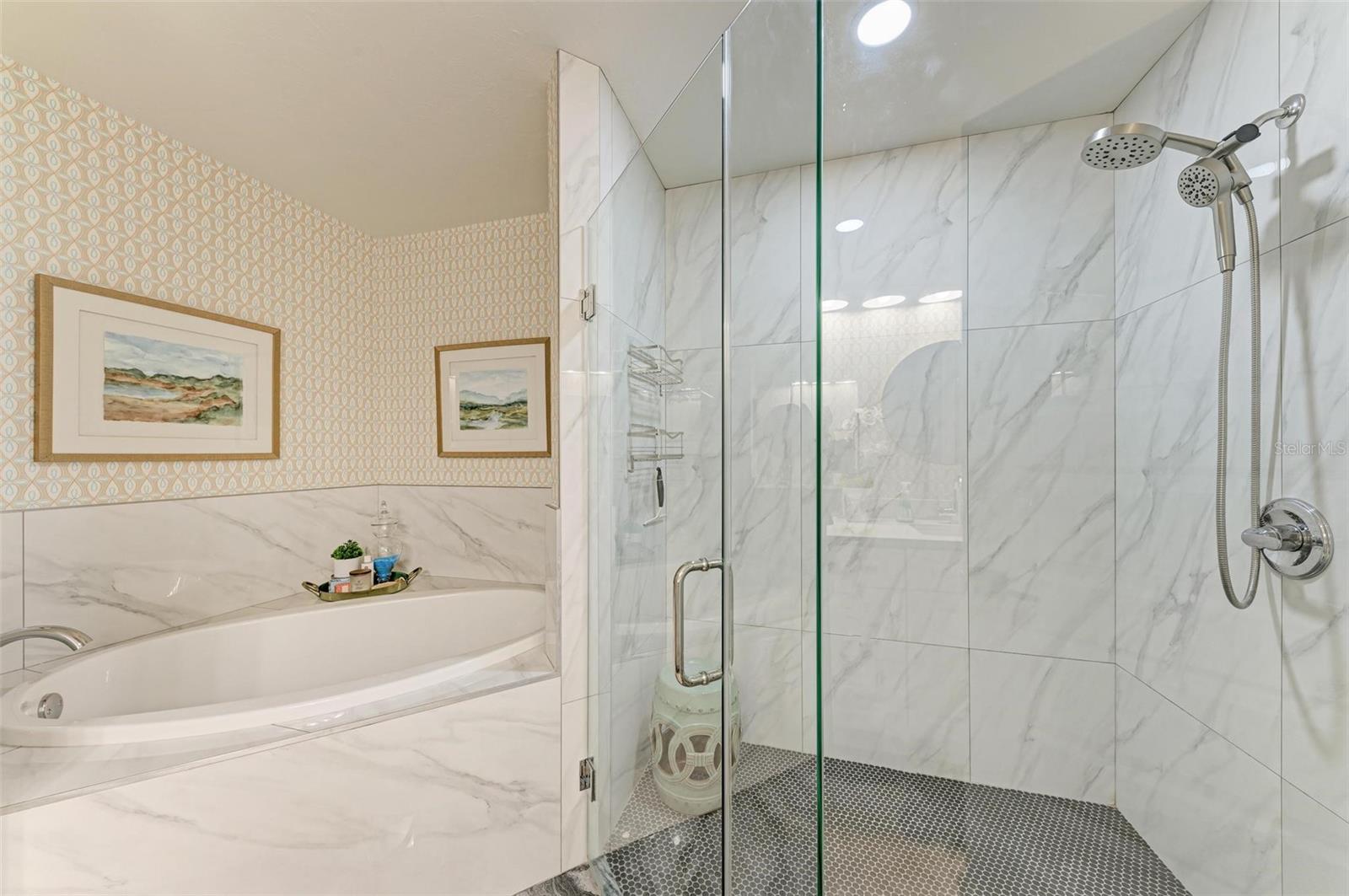 1425 PARK BEACH CIR #1410