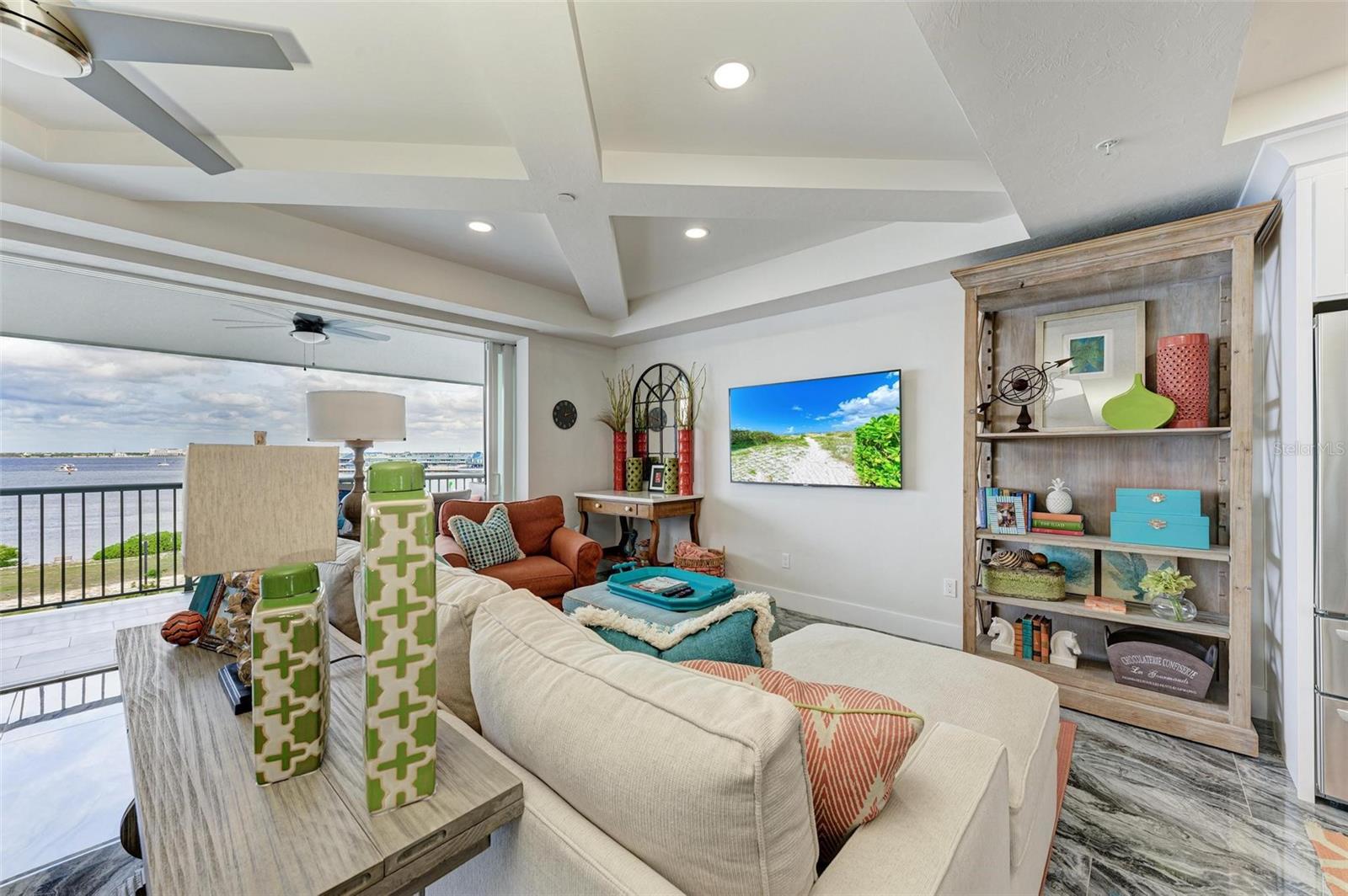 1425 PARK BEACH CIR #1410