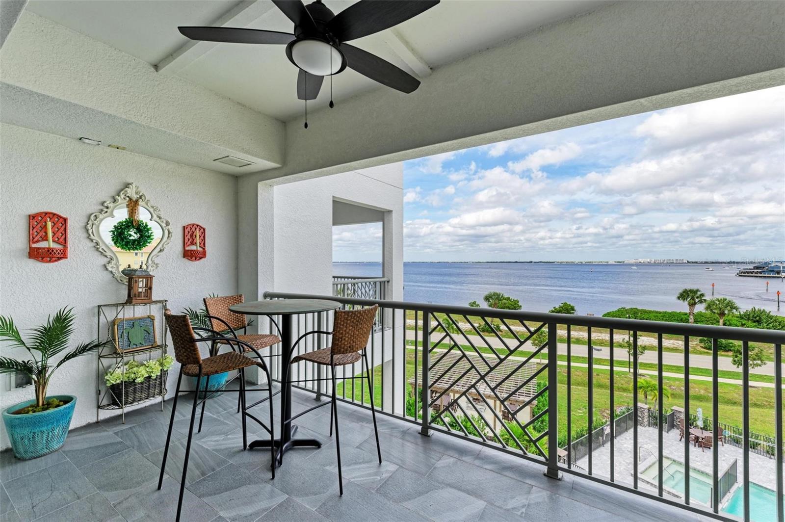 1425 PARK BEACH CIR #1410