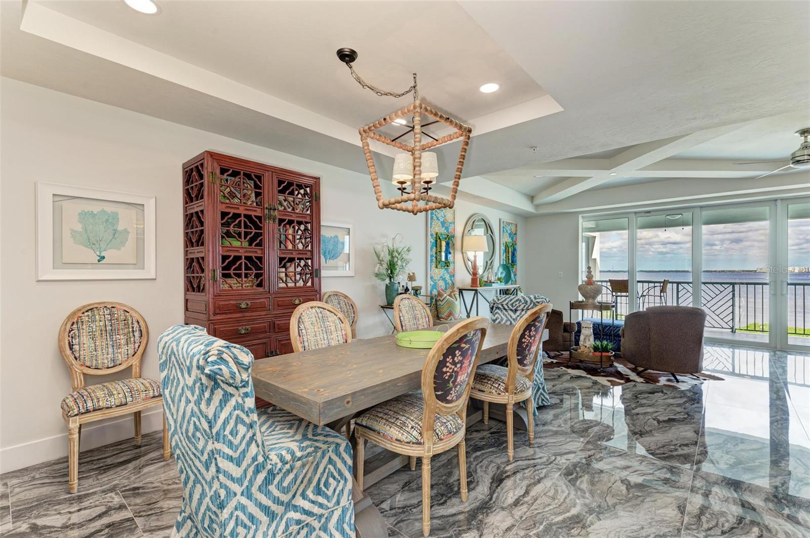 1425 PARK BEACH CIR #1410