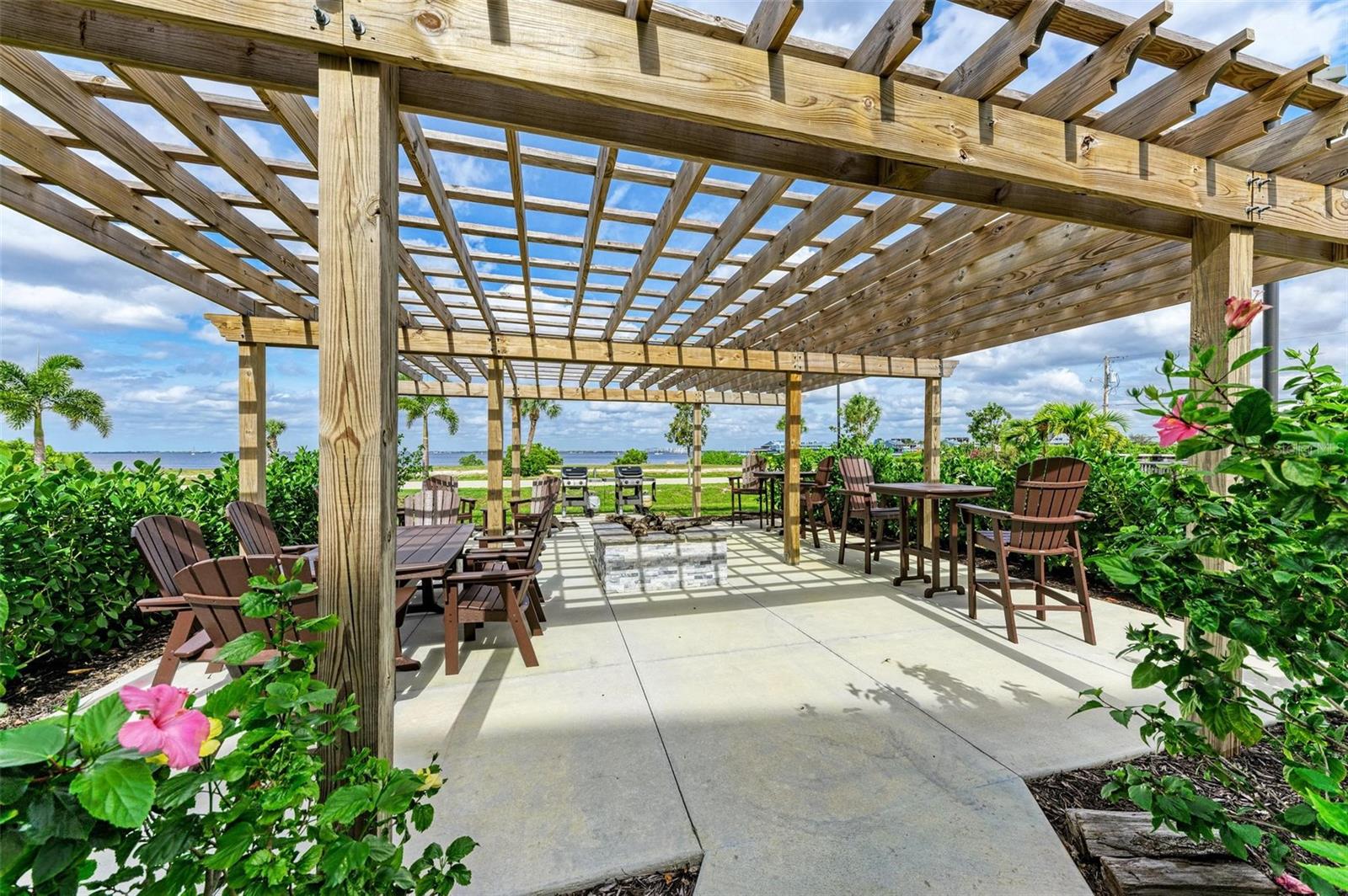 1425 PARK BEACH CIR #1410