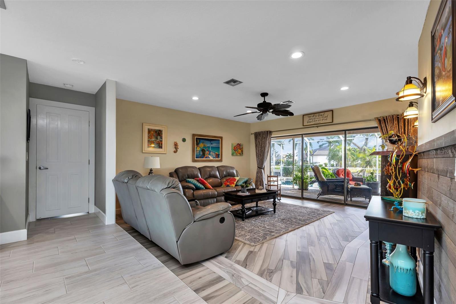 2824 CORAL WAY