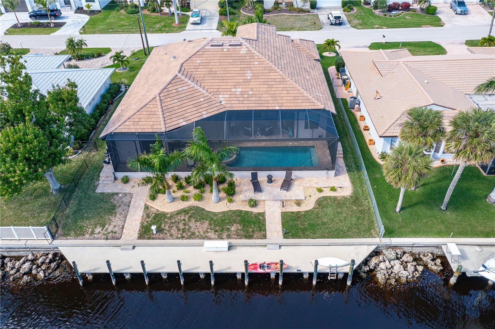 2255 PALM TREE DR
