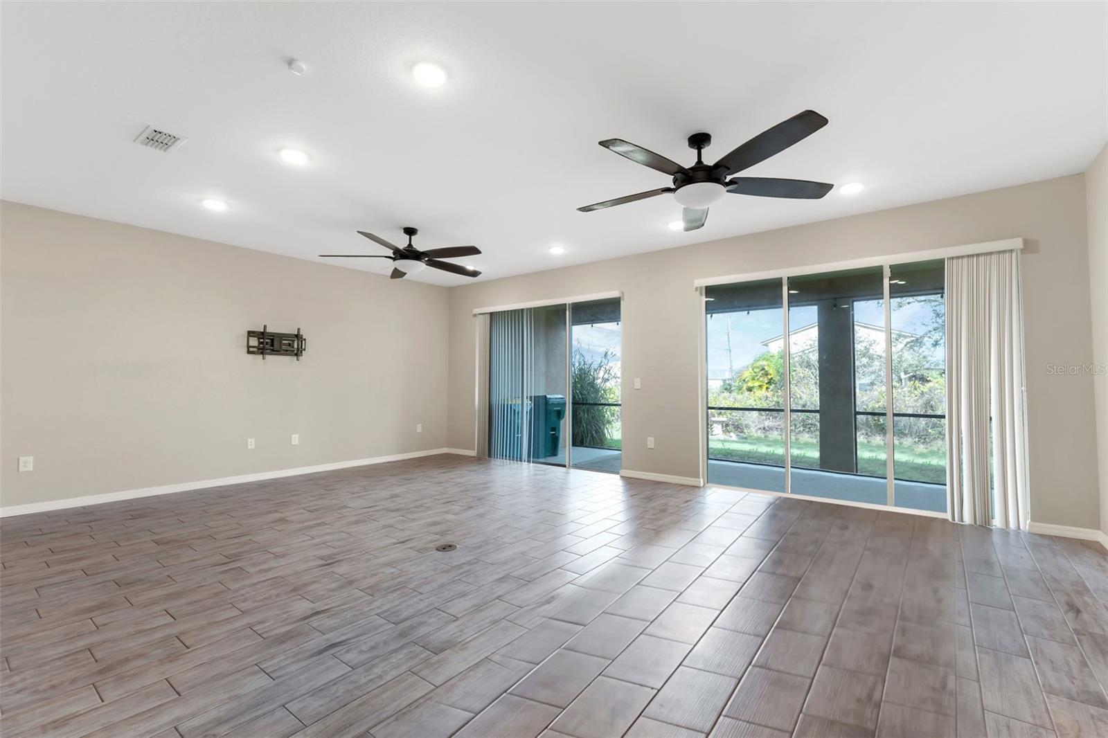 27324 DEEP CREEK BLVD