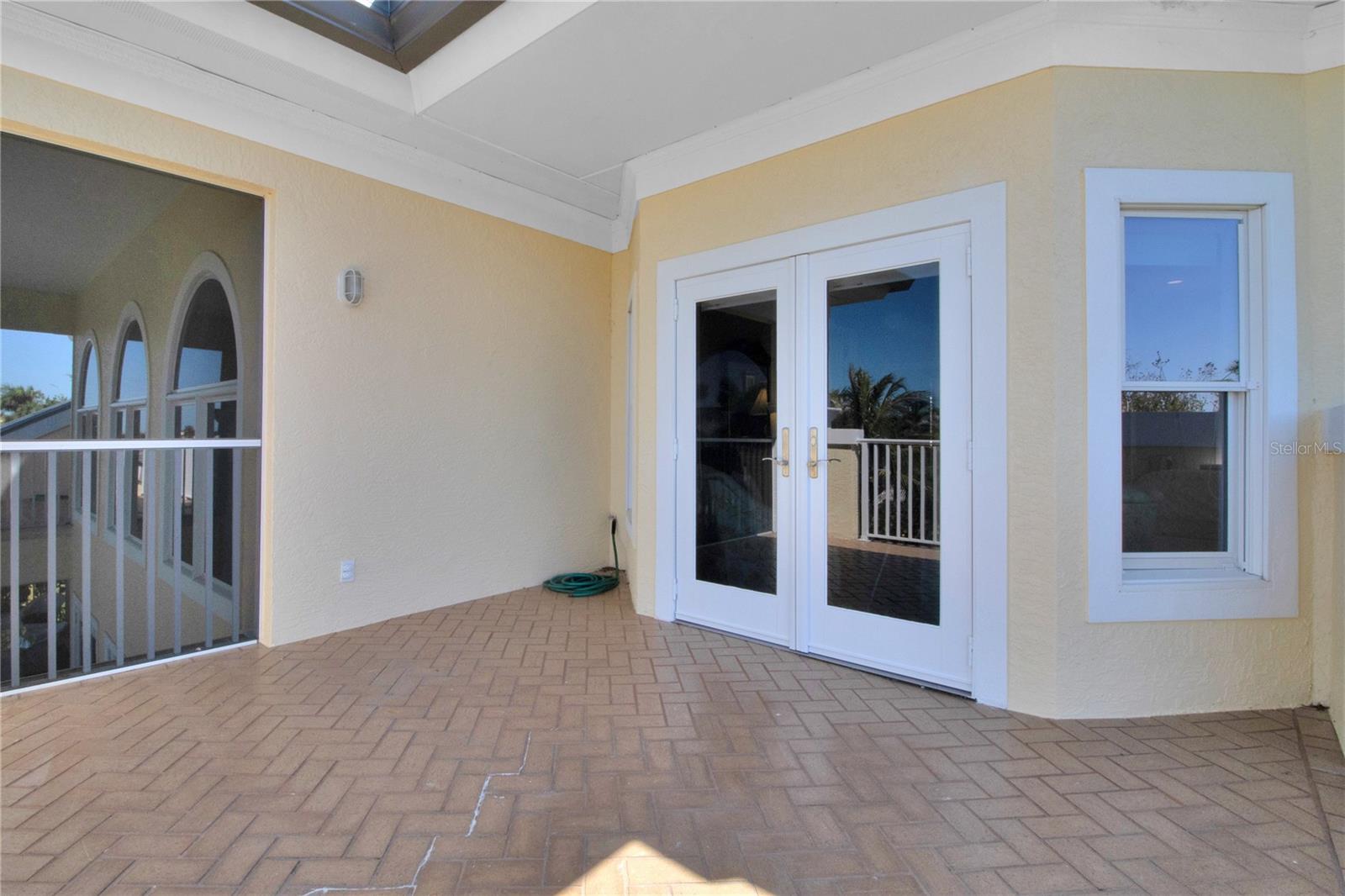 4680 GRASSY POINT BLVD