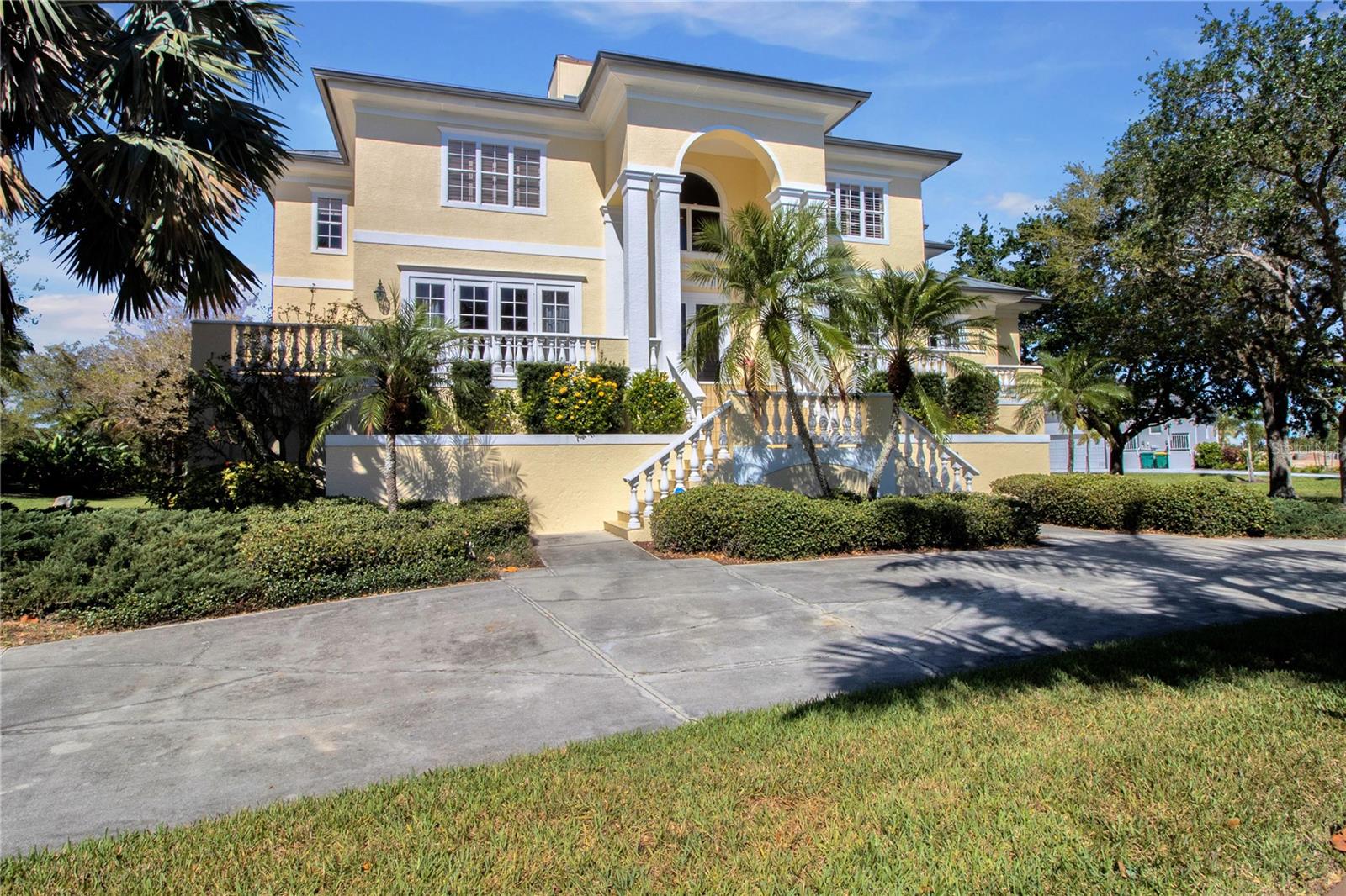 4680 GRASSY POINT BLVD