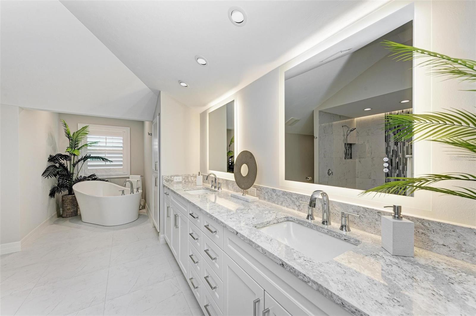 4520 GRASSY POINT BLVD