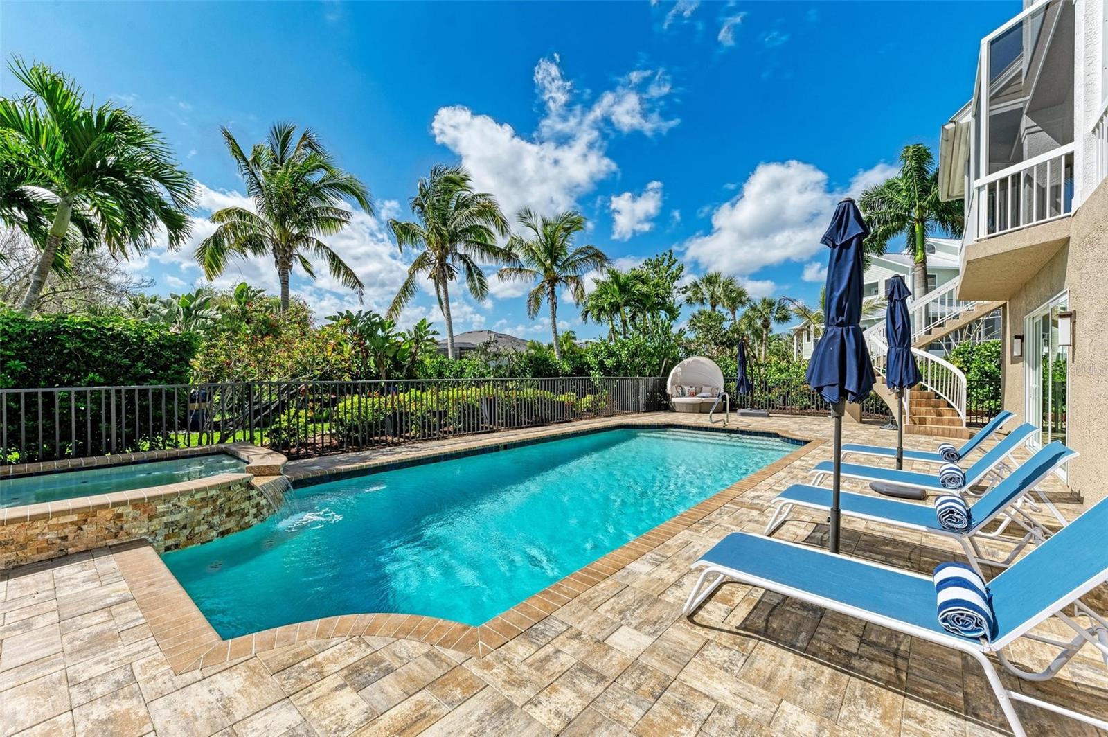 4520 GRASSY POINT BLVD