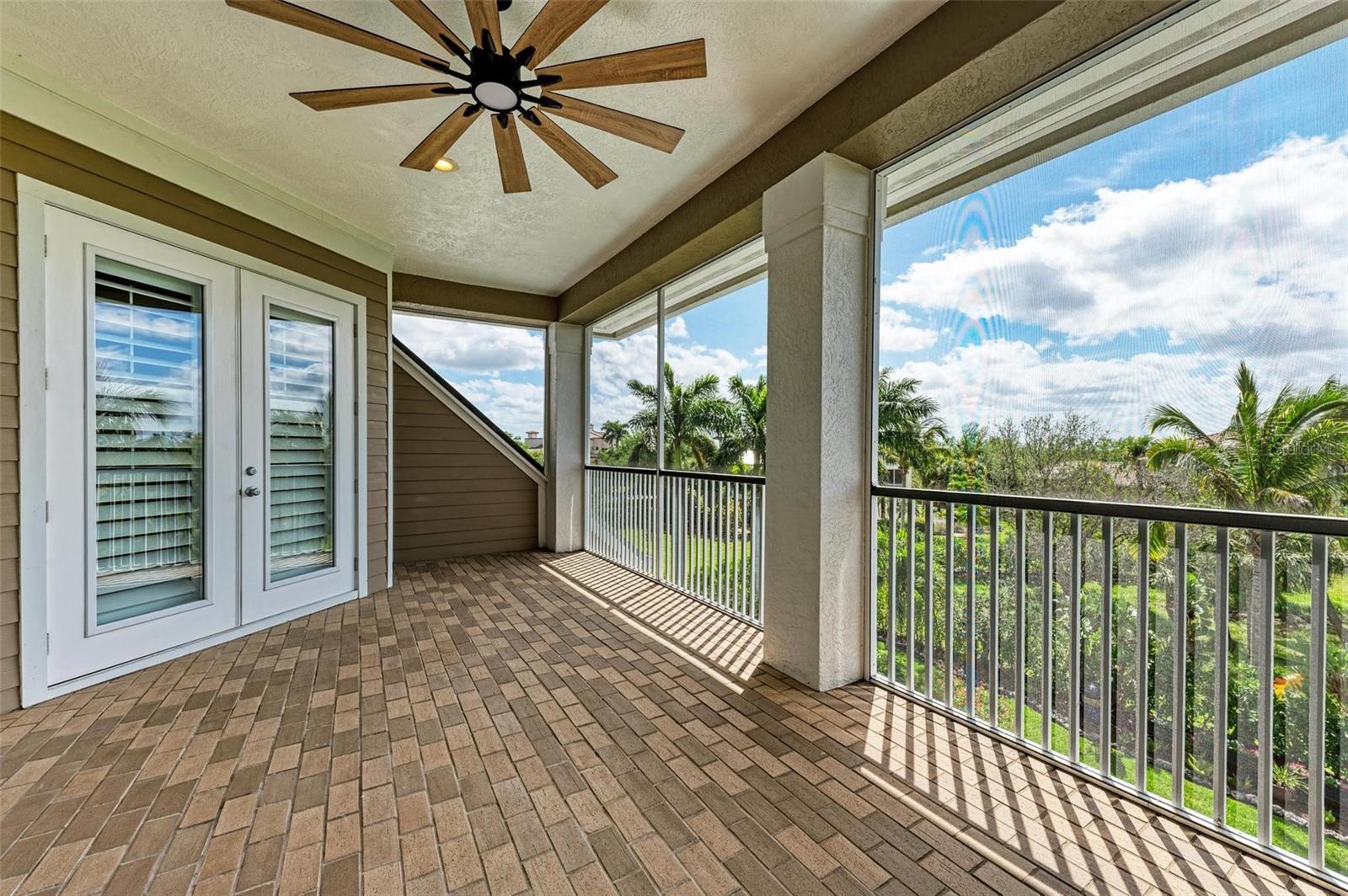 4520 GRASSY POINT BLVD