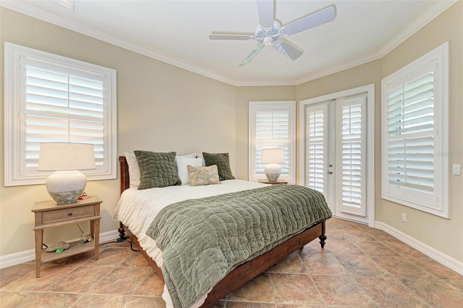 4520 GRASSY POINT BLVD