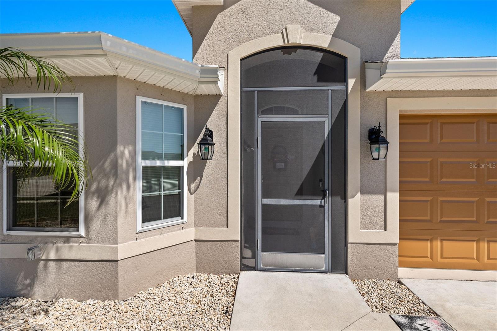 10084 WINDING RIVER RD