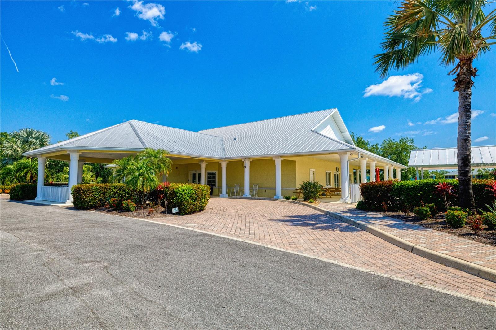 2020 WILLOW HAMMOCK CIR #201