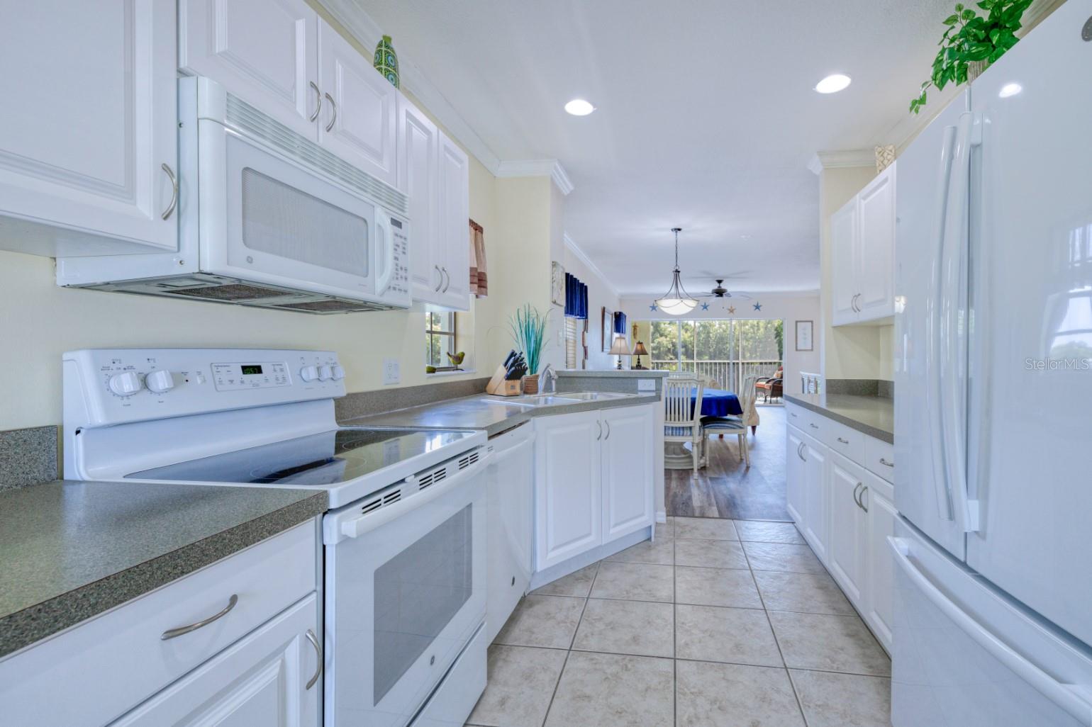 2020 WILLOW HAMMOCK CIR #201