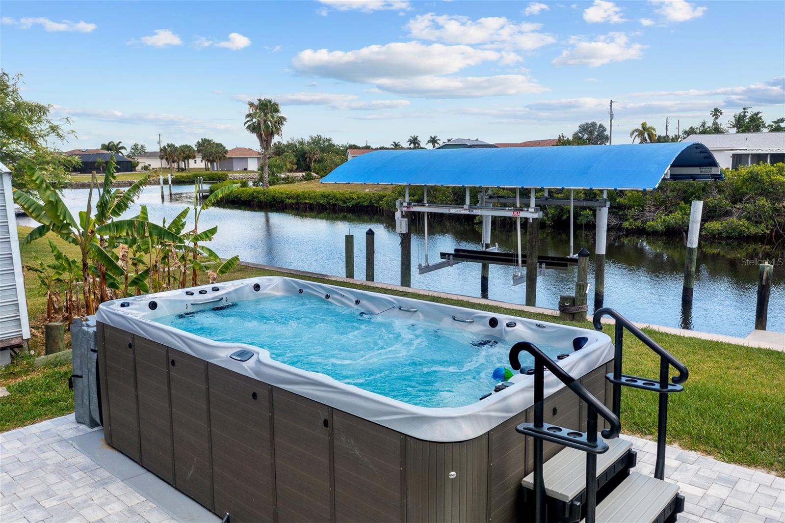 18154 EAU GALLIE CIR