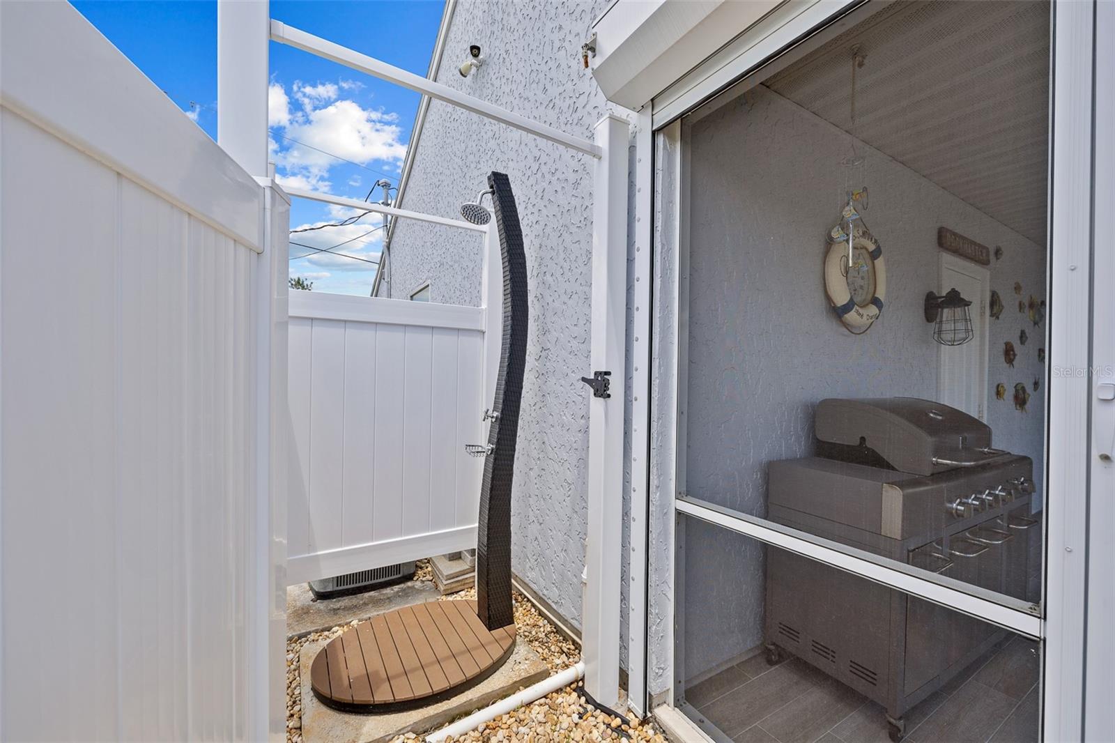 18154 EAU GALLIE CIR