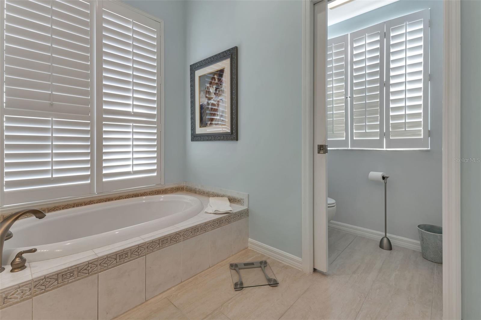 3559 WHIPPOORWILL BLVD