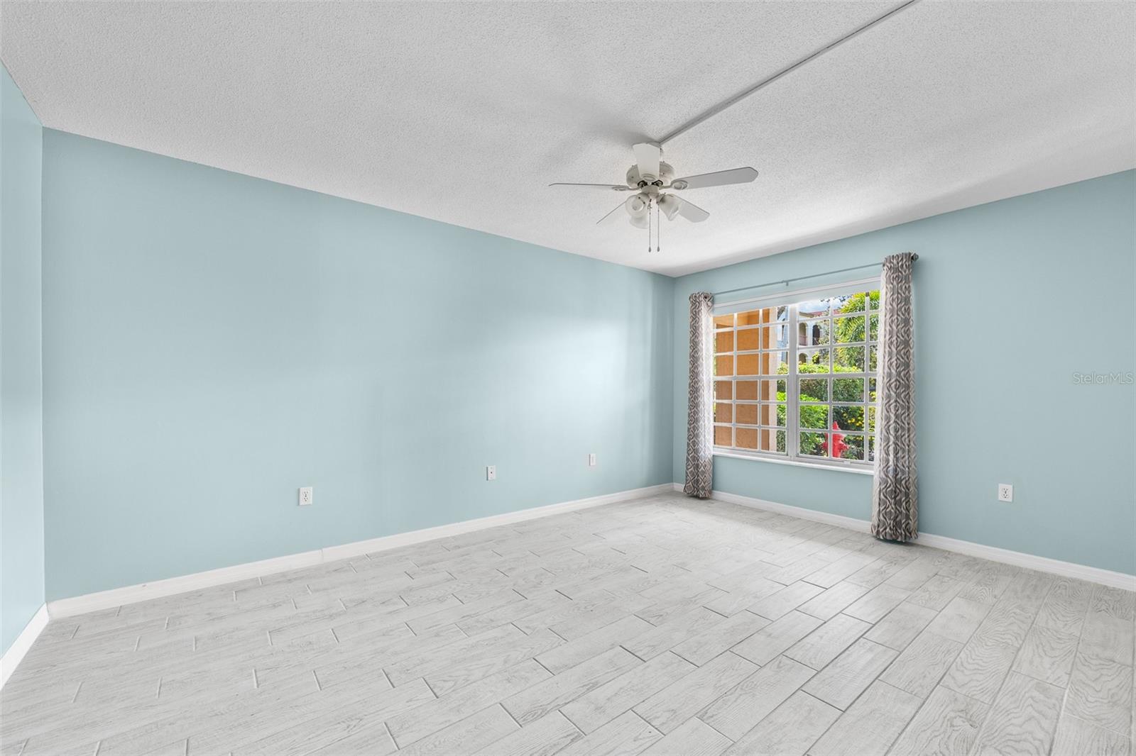 1 COLONY POINT DR #A10