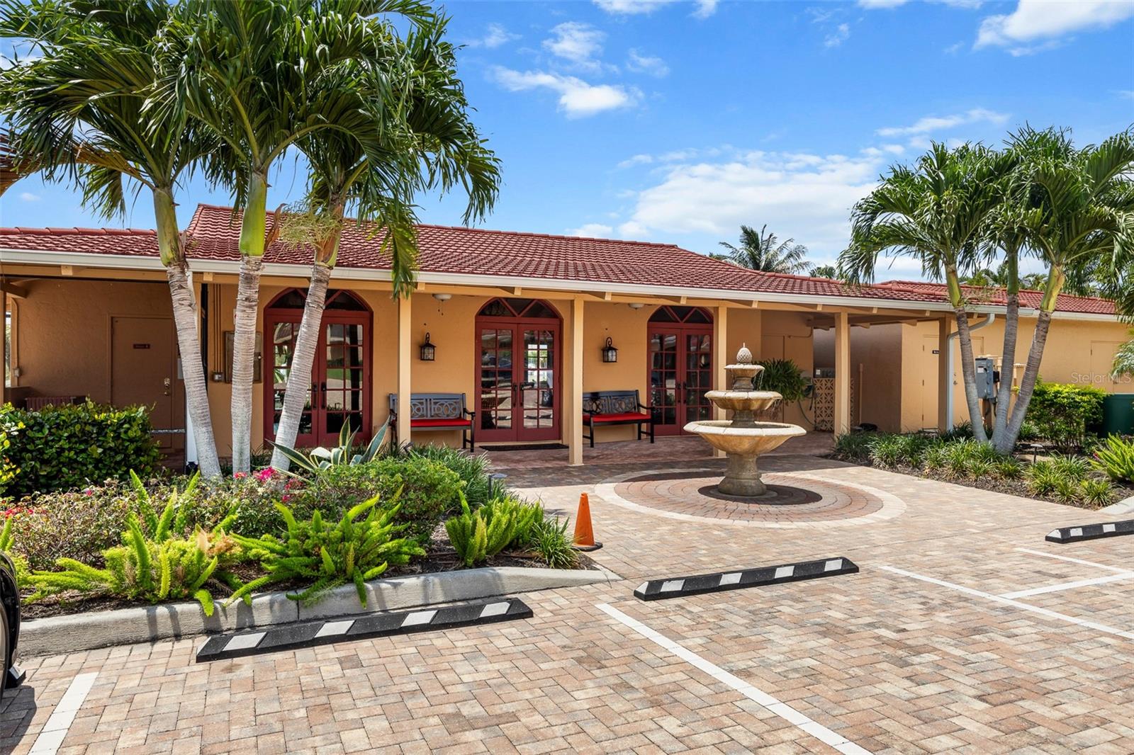 1 COLONY POINT DR #A10