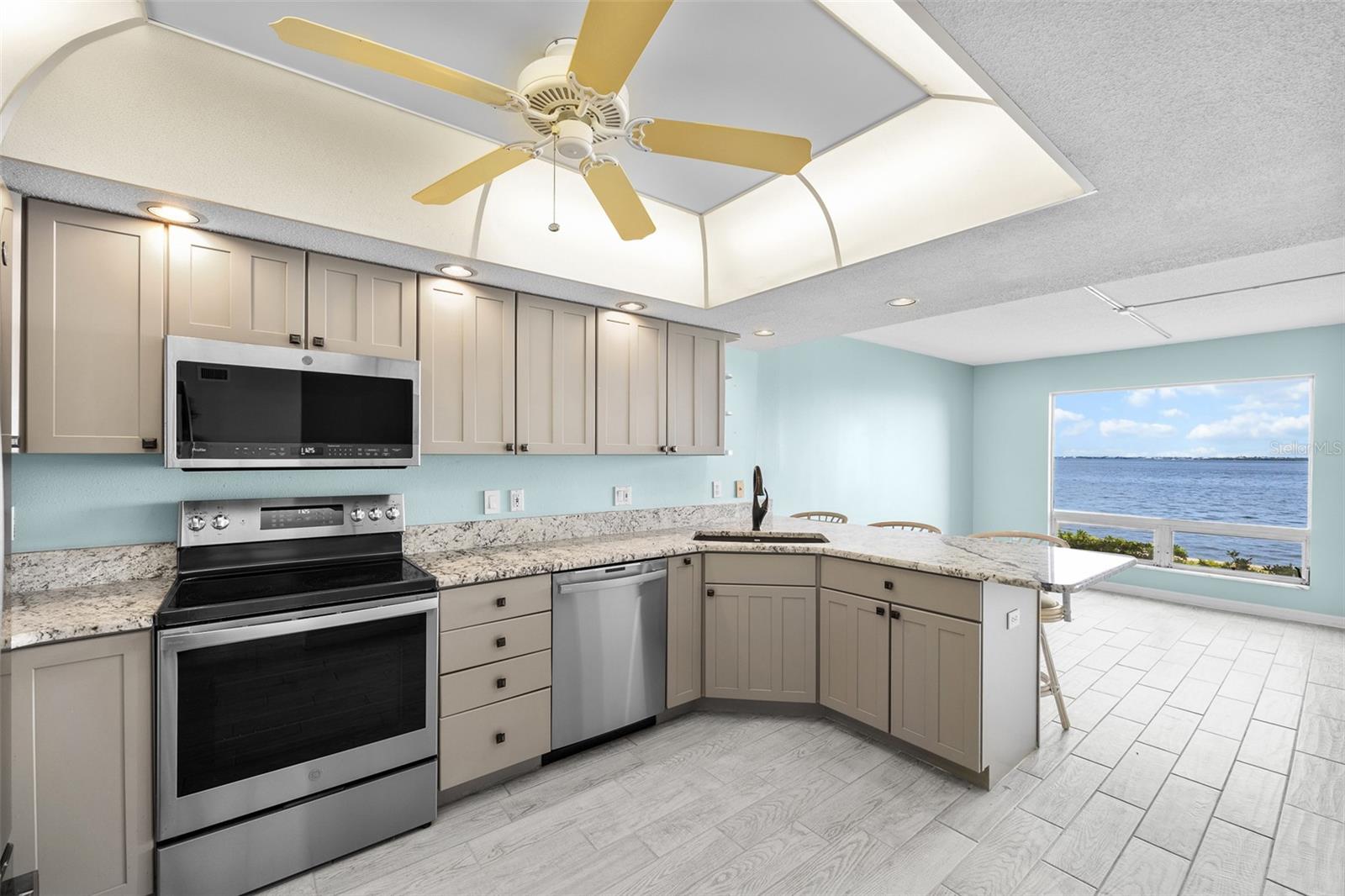 1 COLONY POINT DR #A10